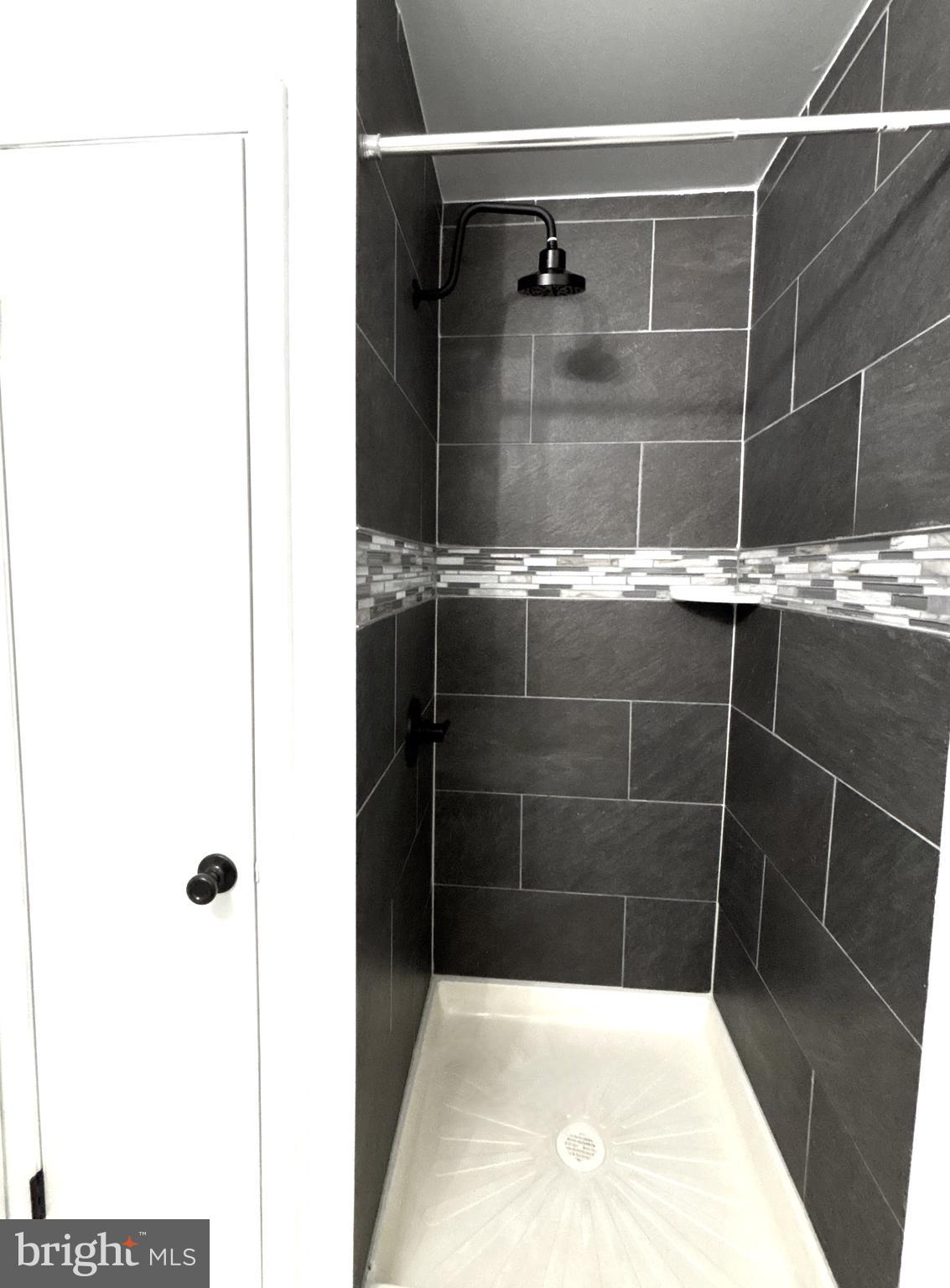 WOODSTREAM - Residential Lease