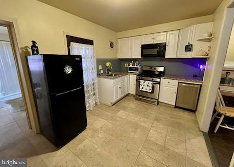 Nice duplex located in LoMo section of South Philly. The 1st floor is a 1 bedroom/1 bath in good condition. Basement and rear yard access. ($1,150/per) - 2nd floor (recently vacated) is a modern 1 bedroom/1 bath unit in good condition. ($1,150/per) - Both units are spacious with Washer/Dryer, Refrigerator, Dishwasher and plenty of light! Both have always been rented. Come take a look at this great investment opportunity.