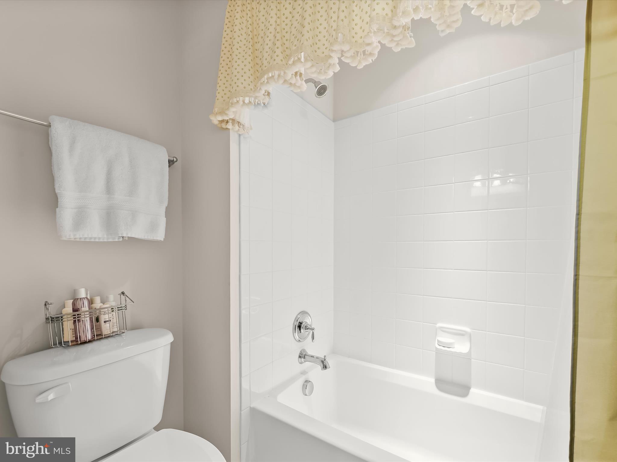 WAVERLY WOODS WEST - Residential