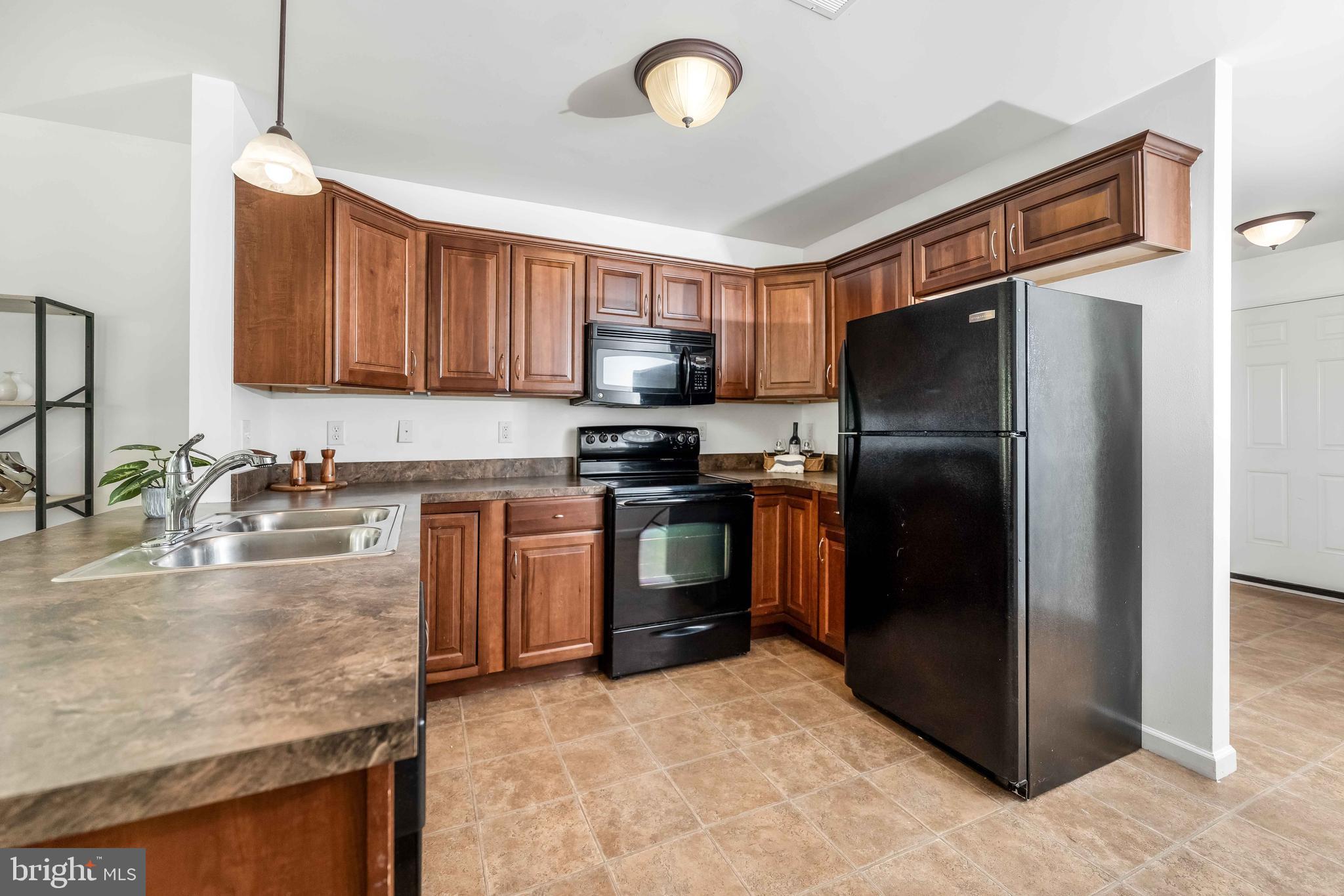 WINDING OAKS - Residential