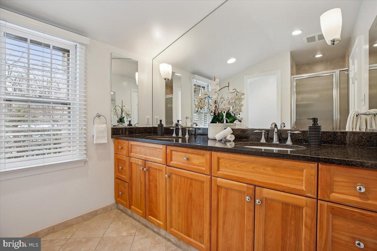 BRADLEY HILLS GROVE - Residential