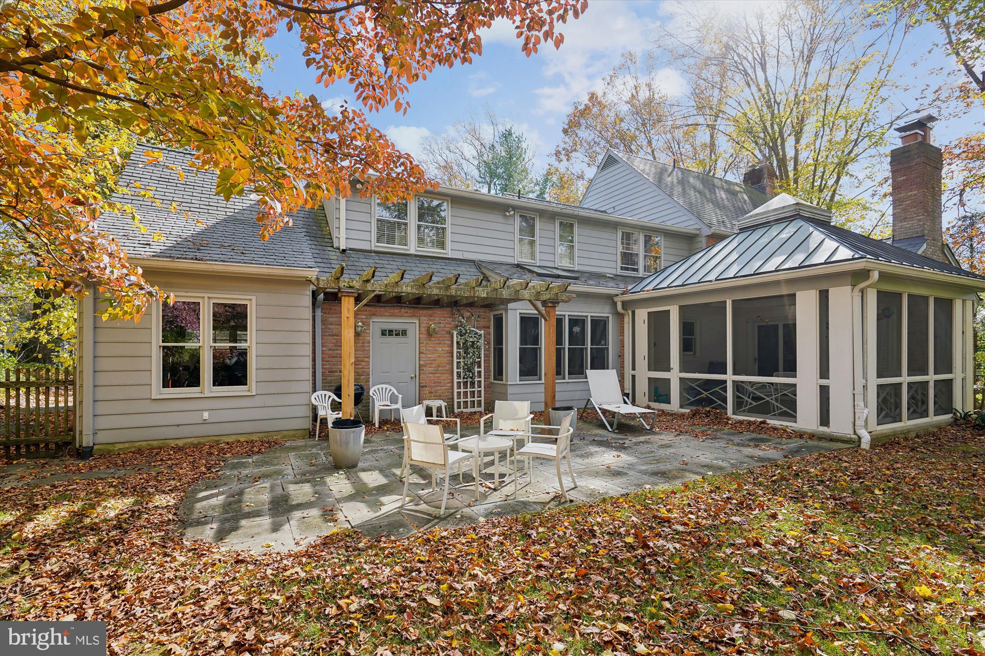 BRADLEY HILLS GROVE - Residential