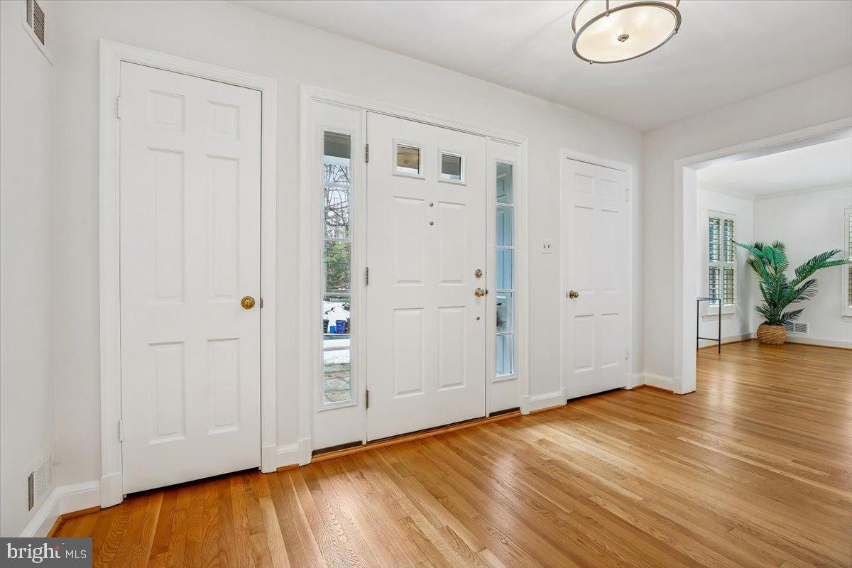 BRADLEY HILLS GROVE - Residential