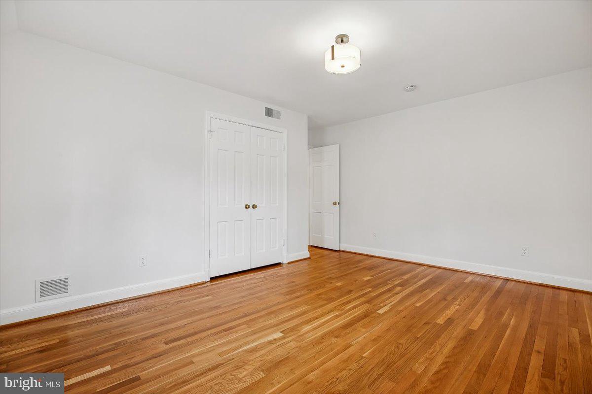 BRADLEY HILLS GROVE - Residential