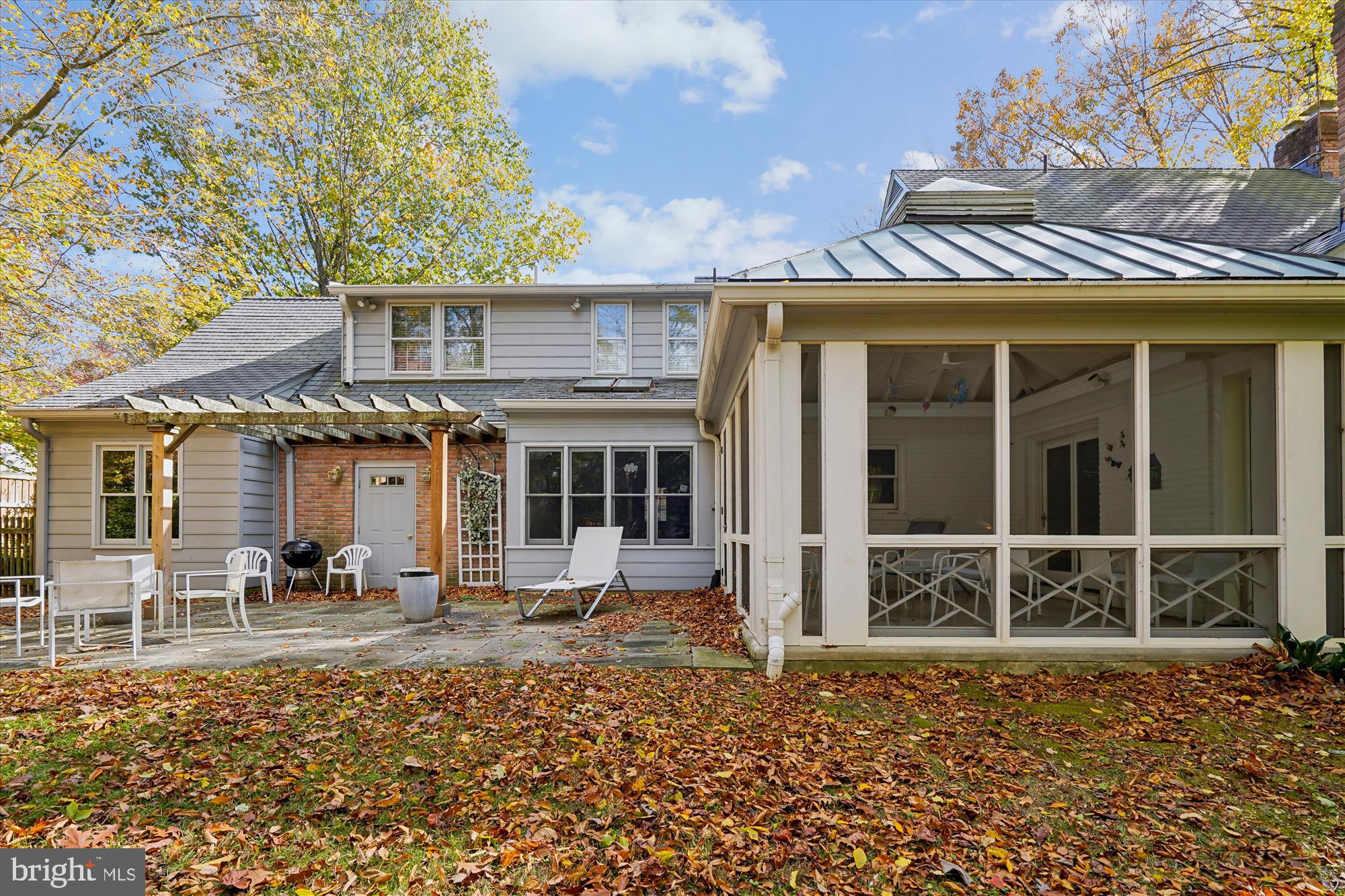 BRADLEY HILLS GROVE - Residential