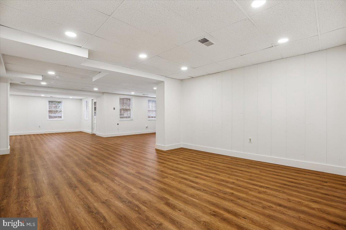 BRADLEY HILLS GROVE - Residential