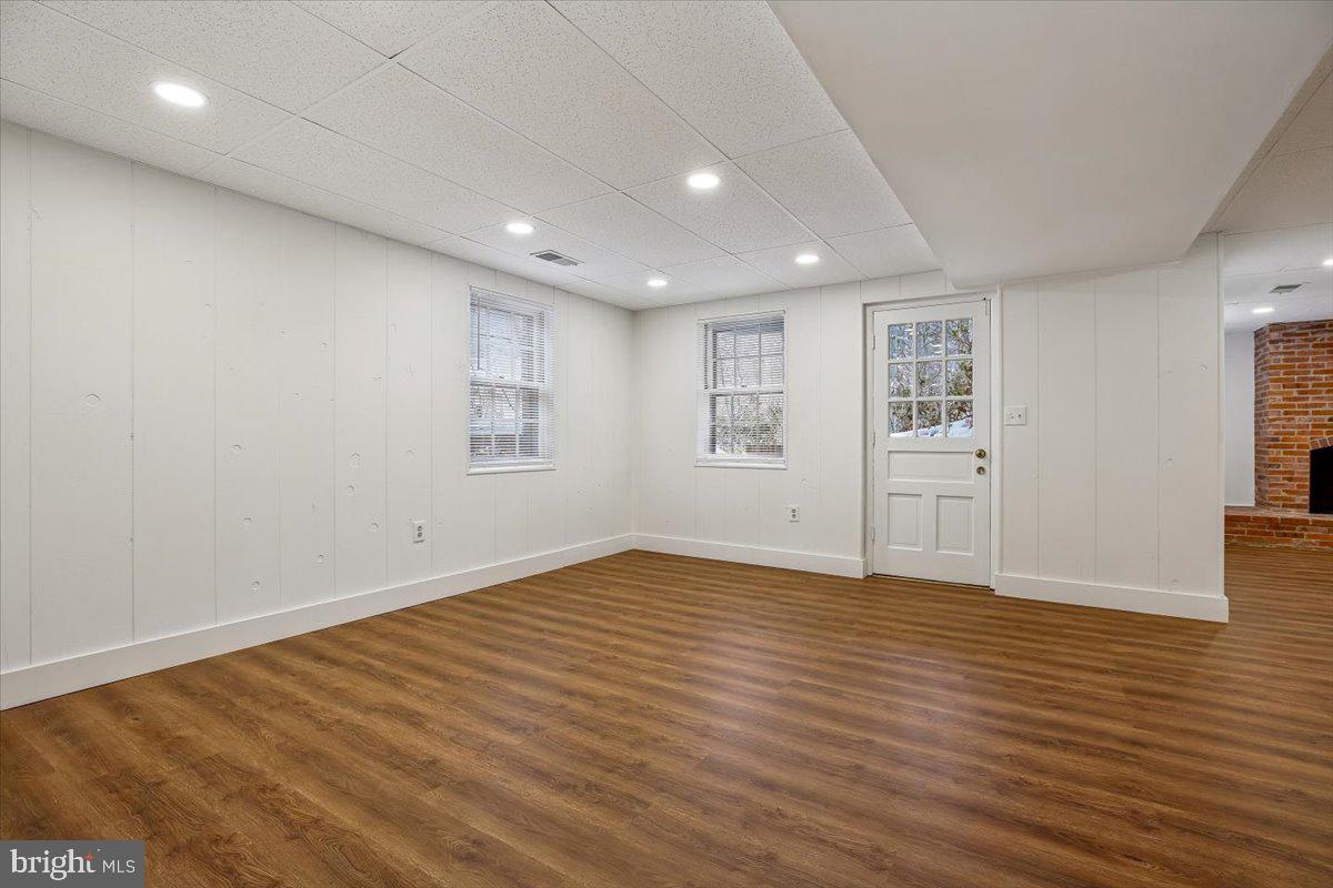 BRADLEY HILLS GROVE - Residential