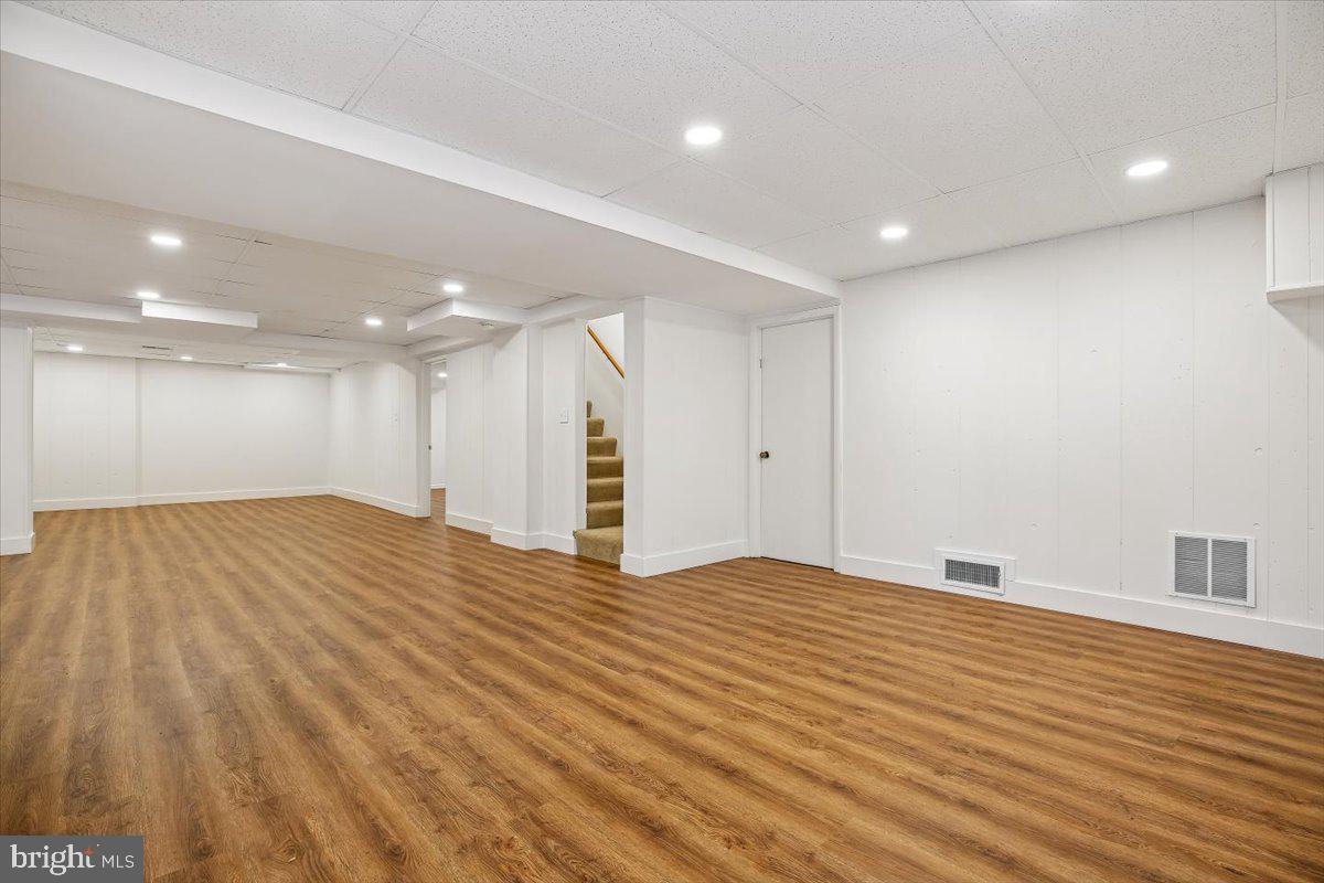 BRADLEY HILLS GROVE - Residential