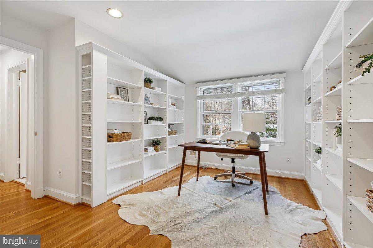 BRADLEY HILLS GROVE - Residential