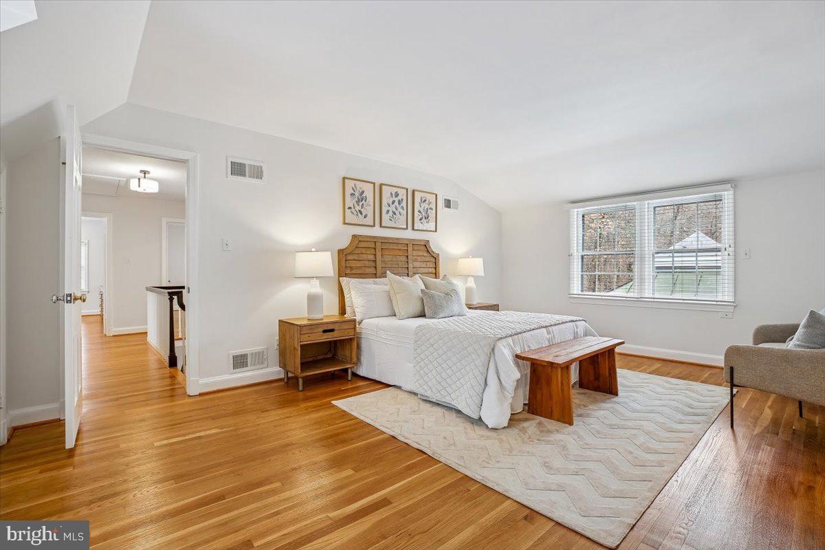 BRADLEY HILLS GROVE - Residential