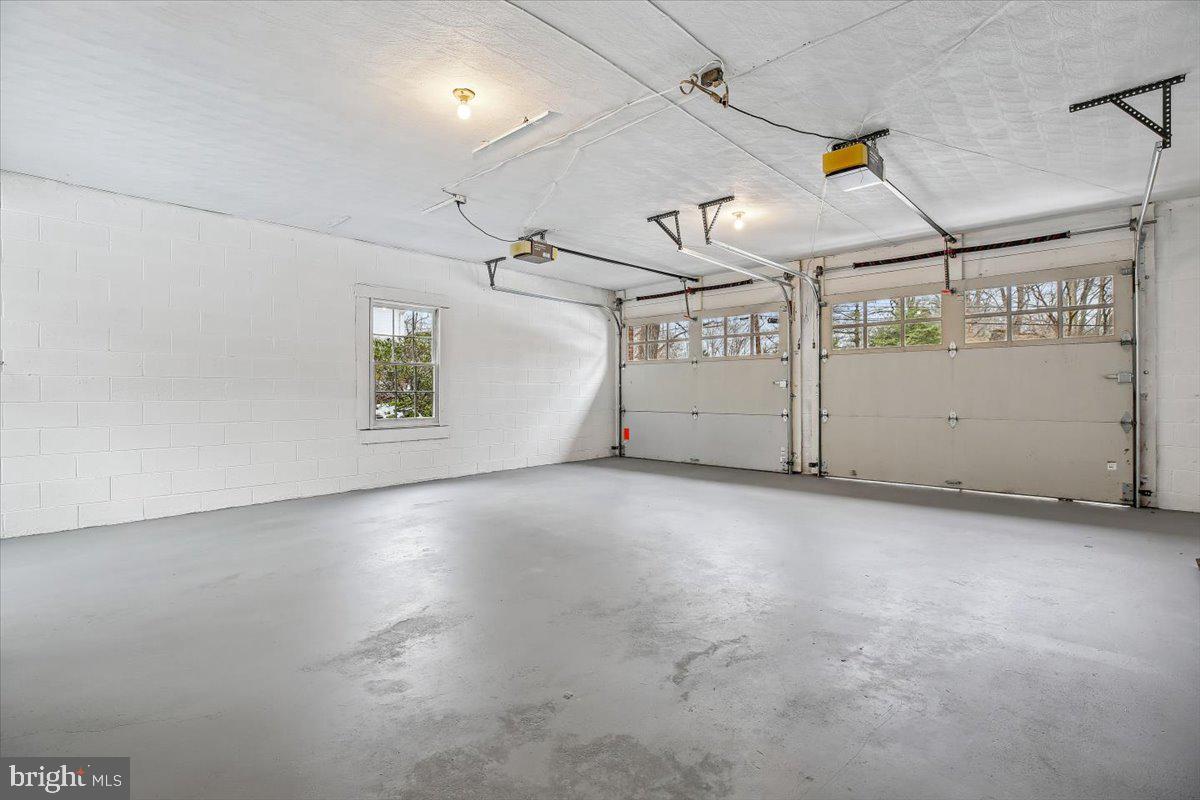 BRADLEY HILLS GROVE - Residential