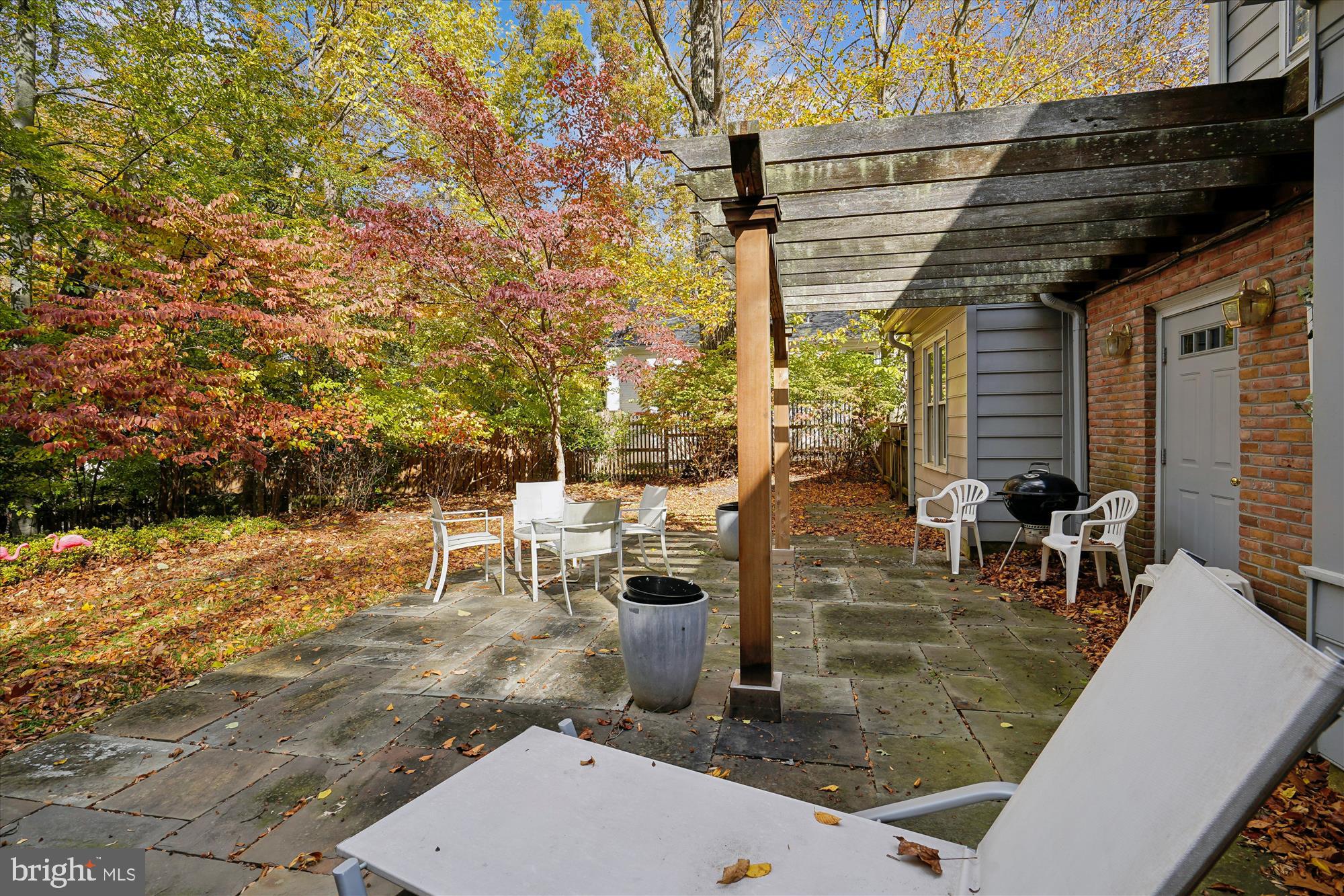 BRADLEY HILLS GROVE - Residential