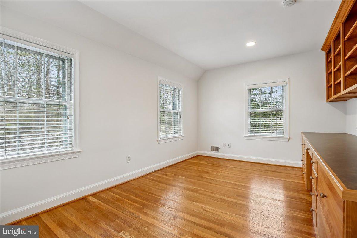 BRADLEY HILLS GROVE - Residential