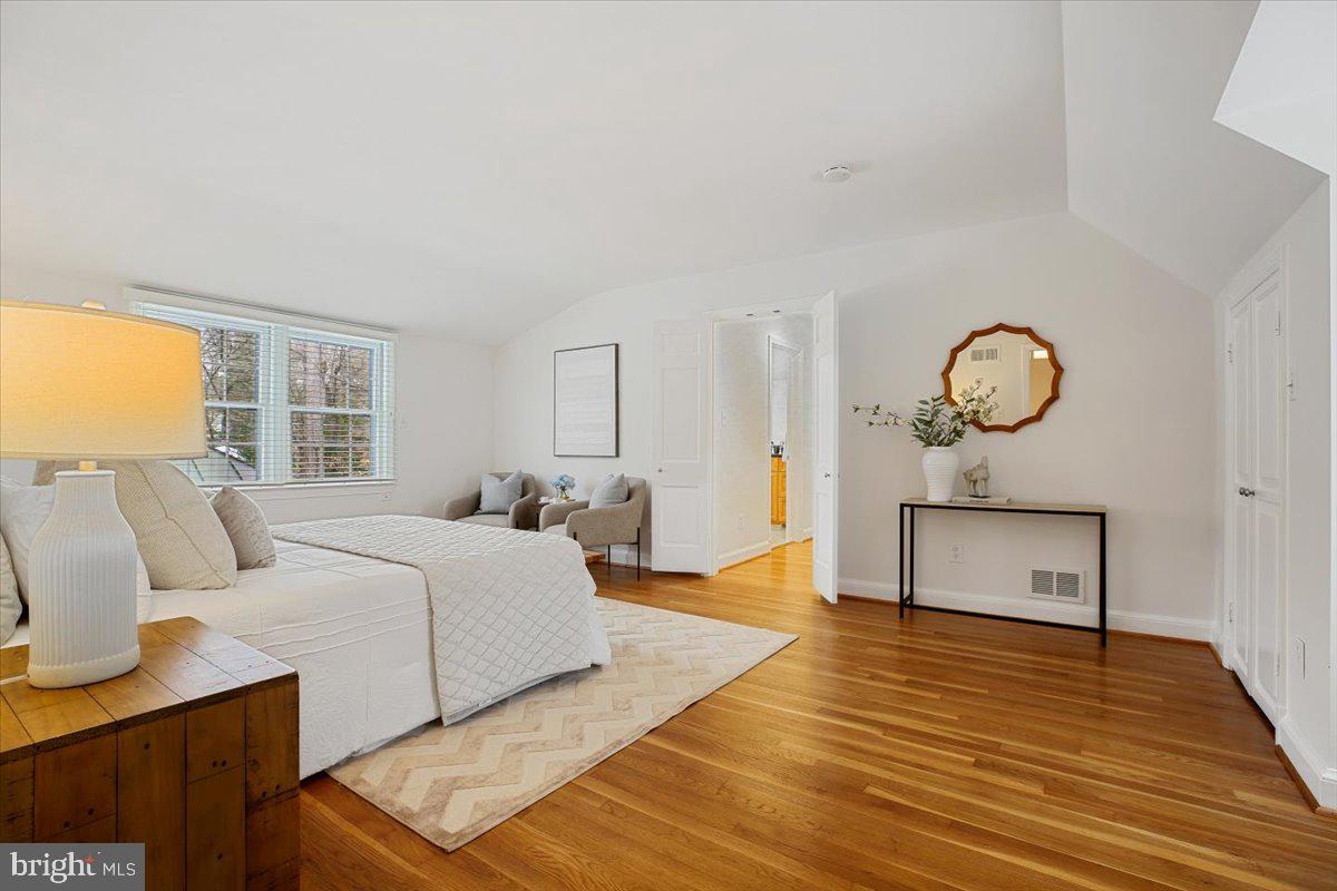 BRADLEY HILLS GROVE - Residential