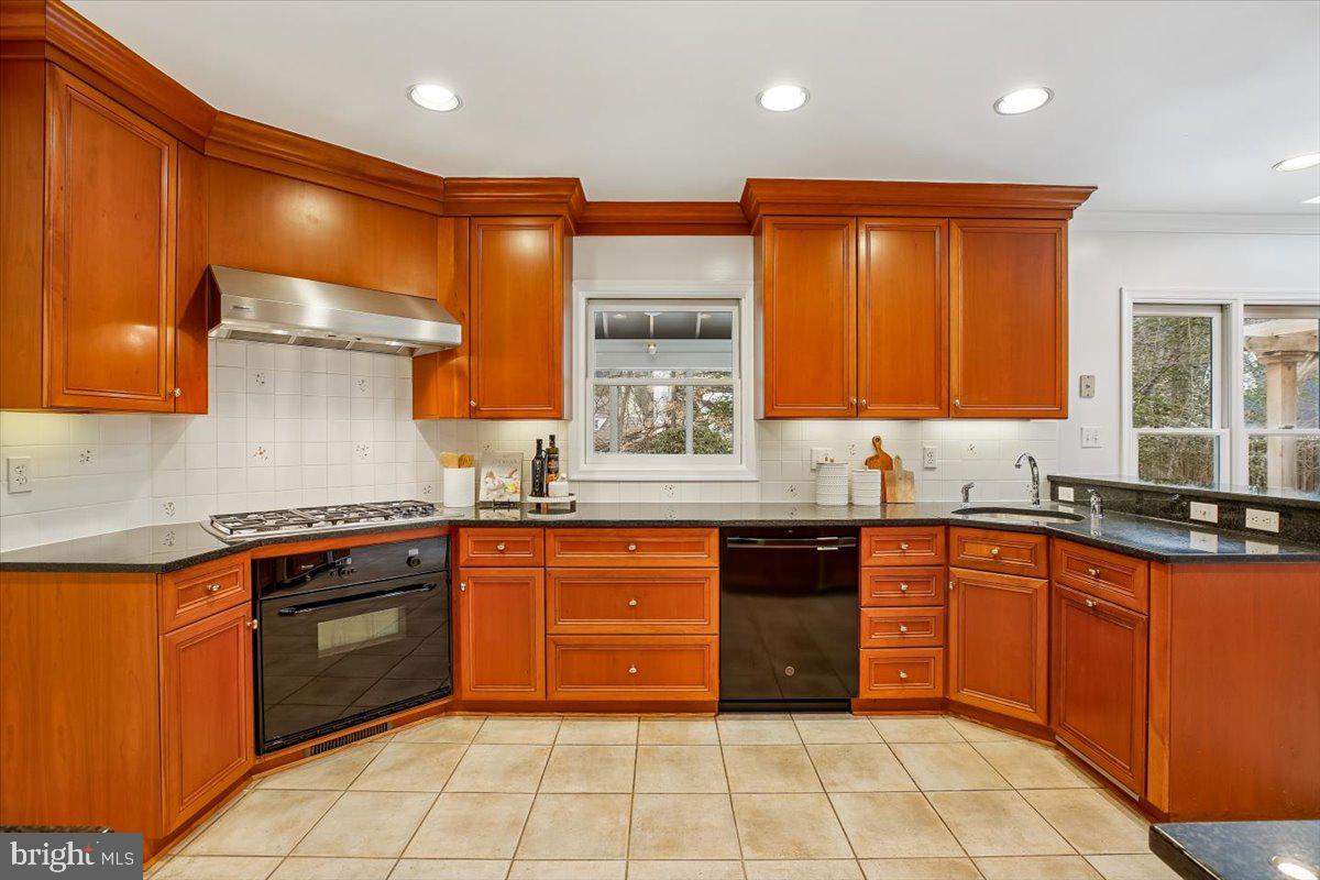 BRADLEY HILLS GROVE - Residential