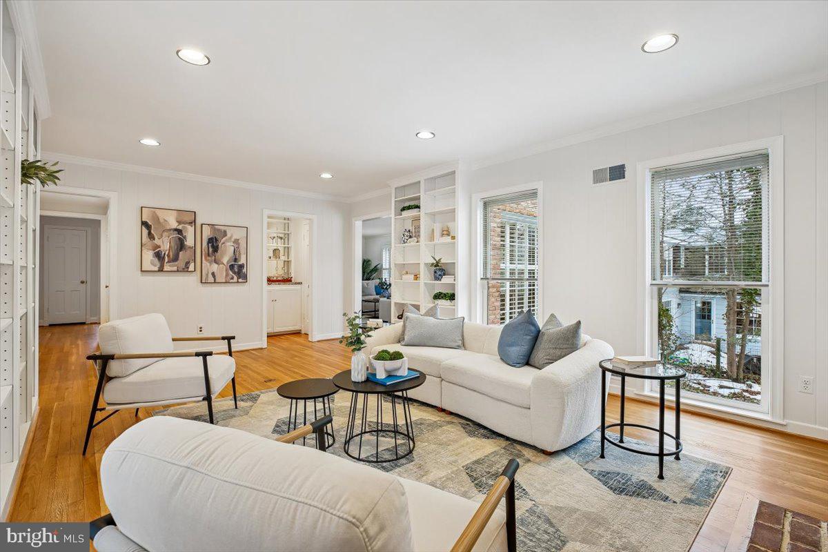 BRADLEY HILLS GROVE - Residential