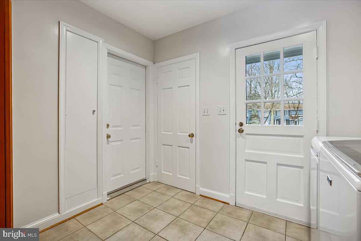 BRADLEY HILLS GROVE - Residential