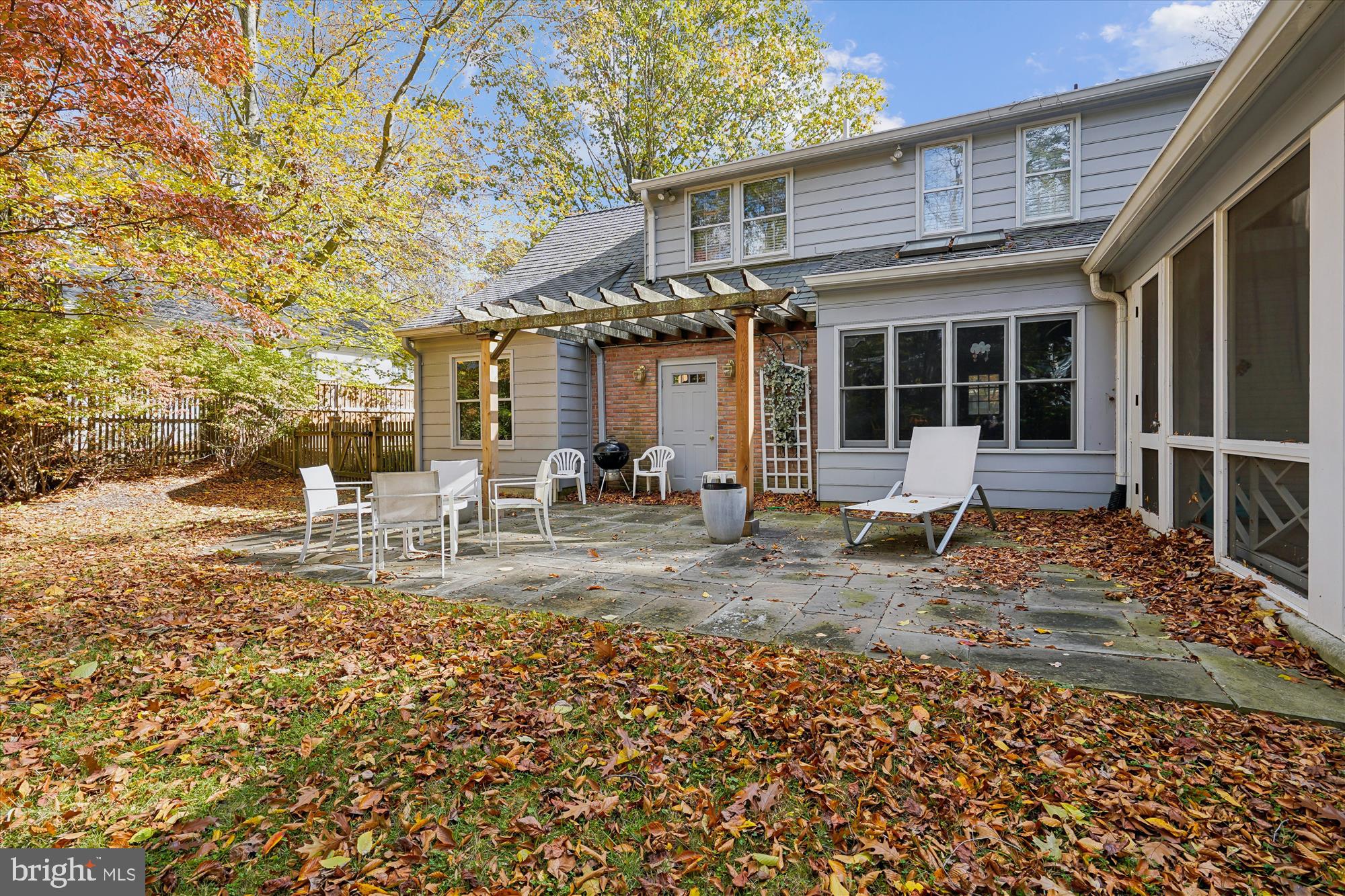 BRADLEY HILLS GROVE - Residential