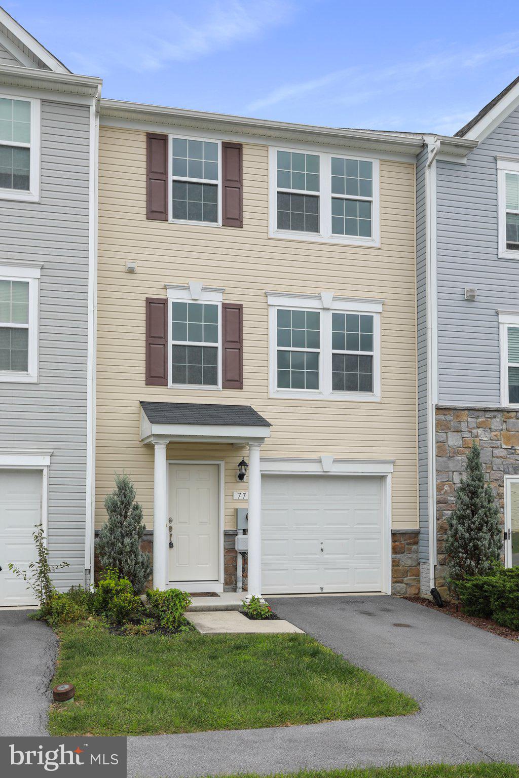 MANOR PARK - Residential