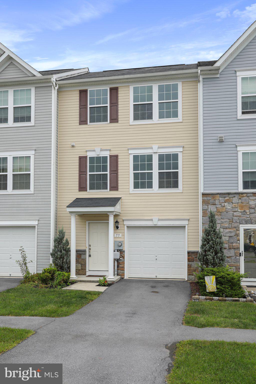 MANOR PARK - Residential