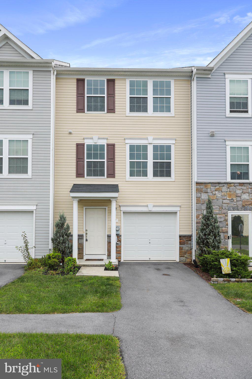 MANOR PARK - Residential