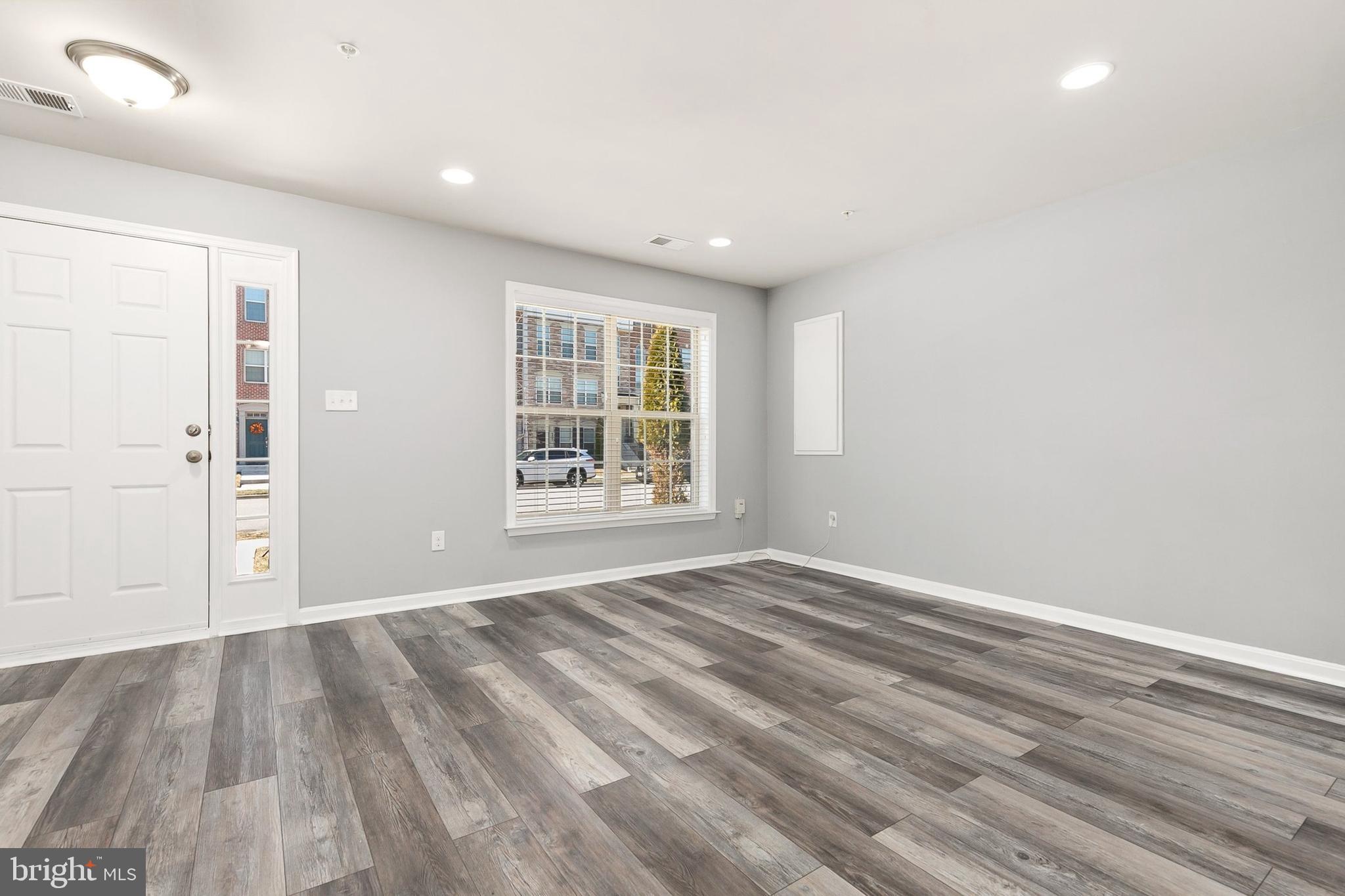 WOODMORE TOWNE CENTRE - Residential