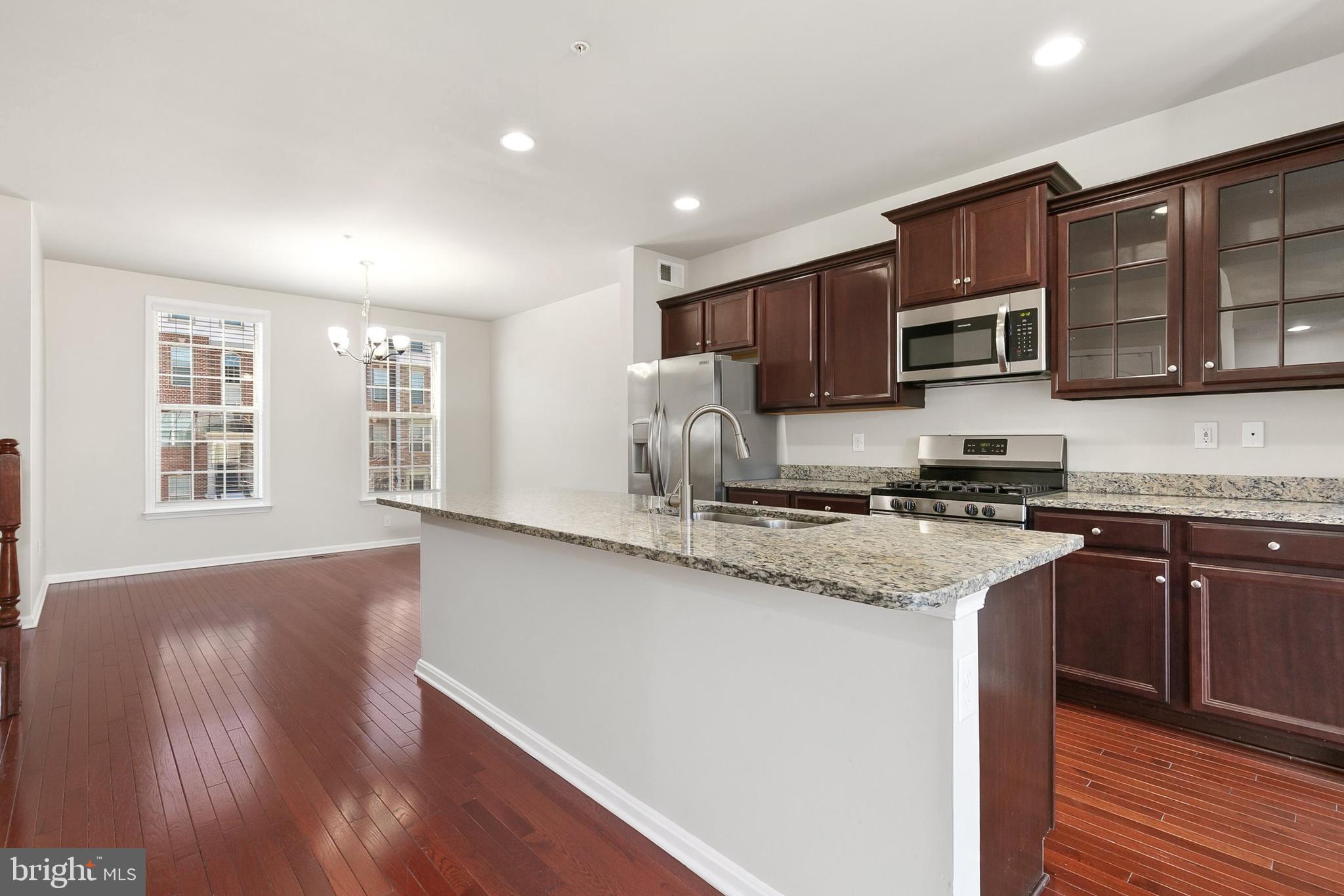 WOODMORE TOWNE CENTRE - Residential