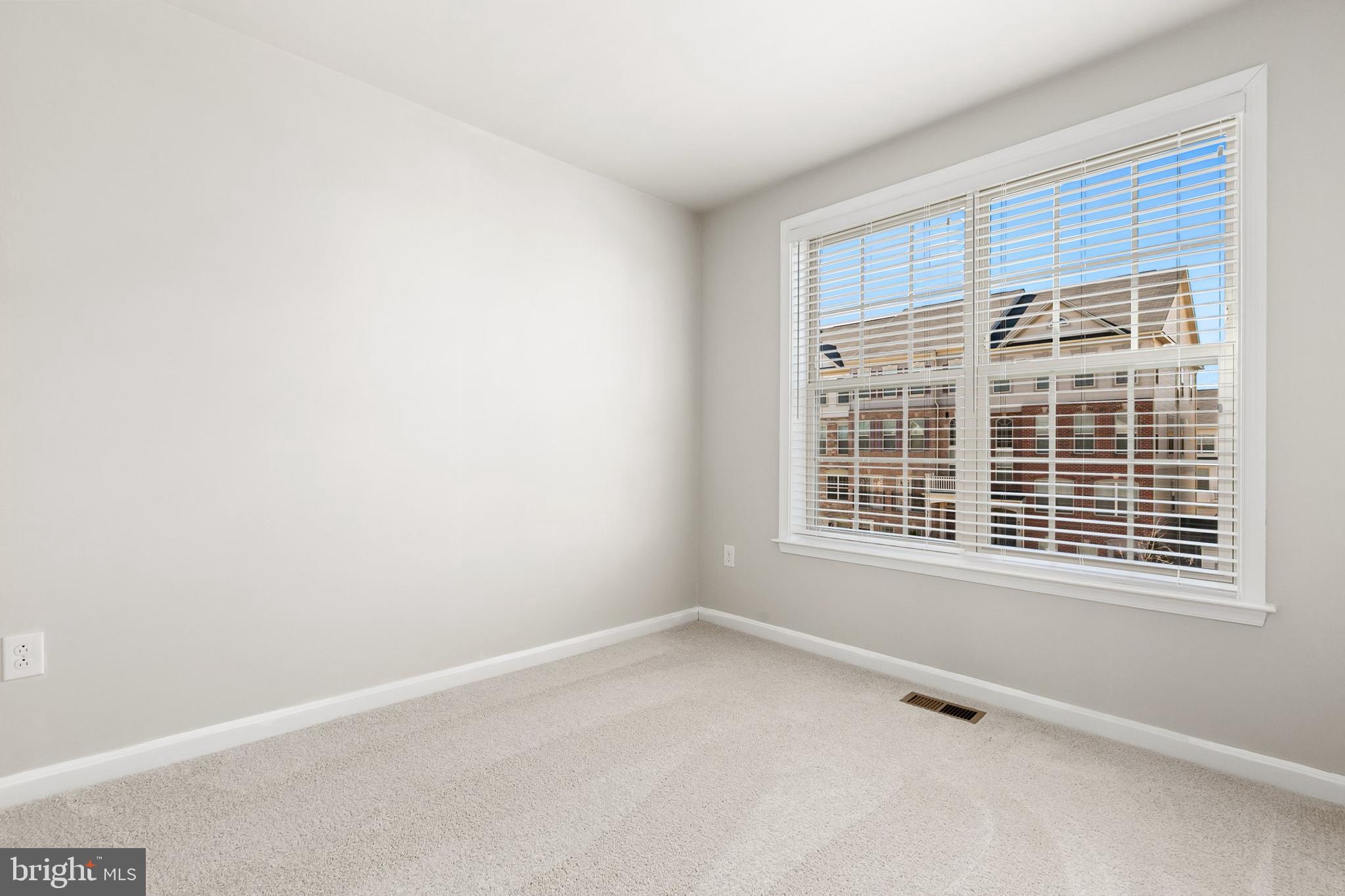 WOODMORE TOWNE CENTRE - Residential