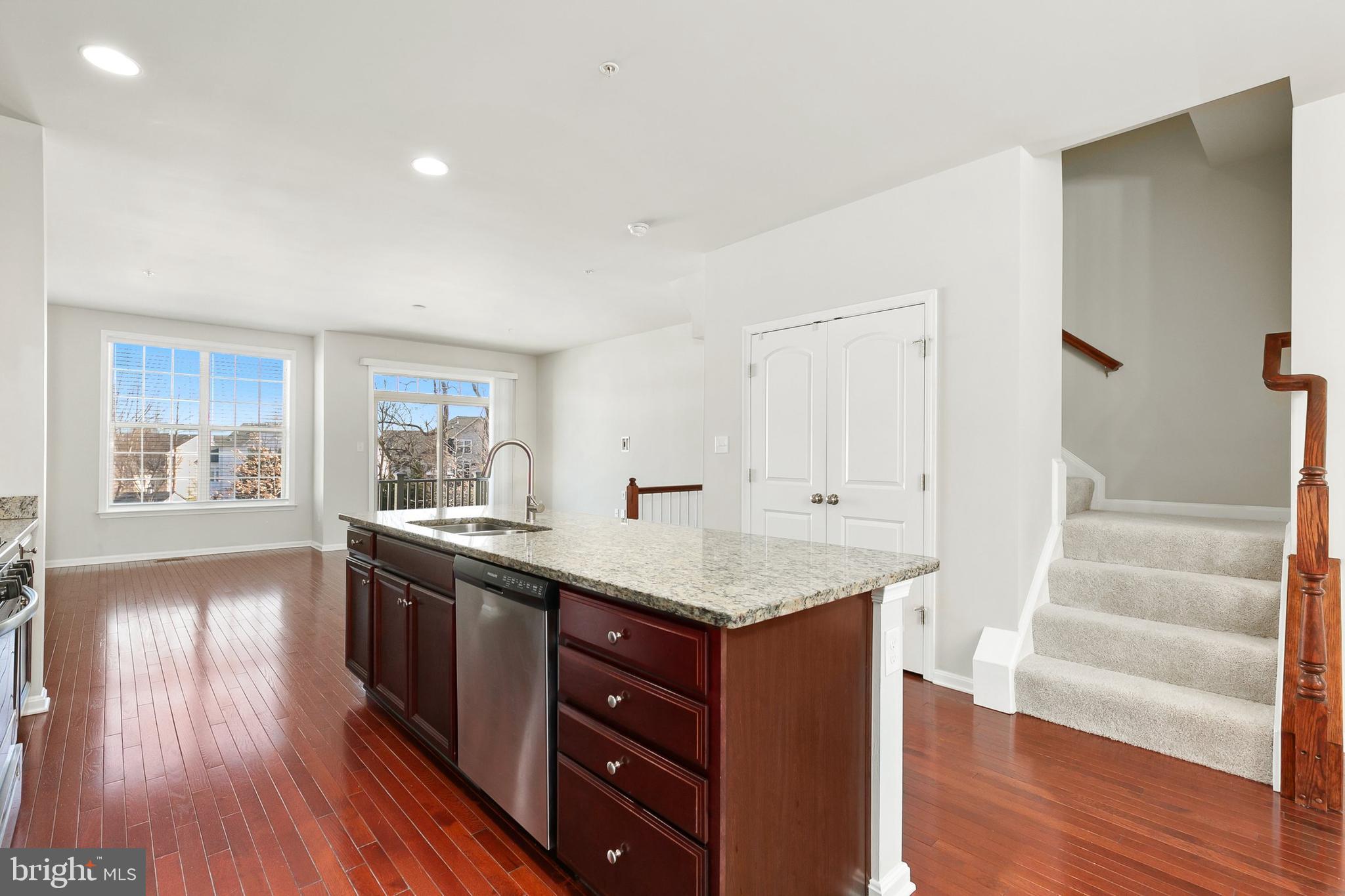 WOODMORE TOWNE CENTRE - Residential