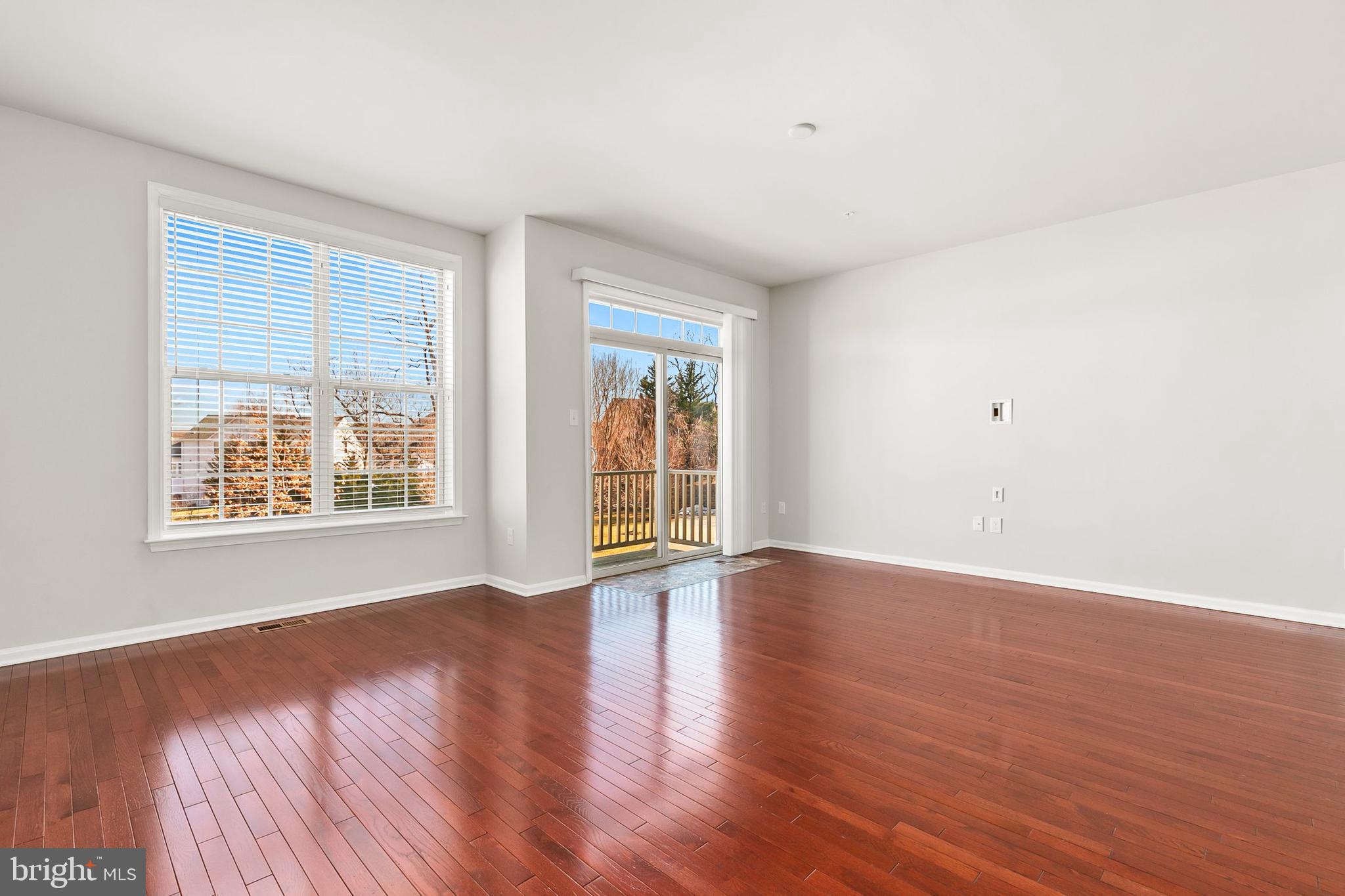 WOODMORE TOWNE CENTRE - Residential