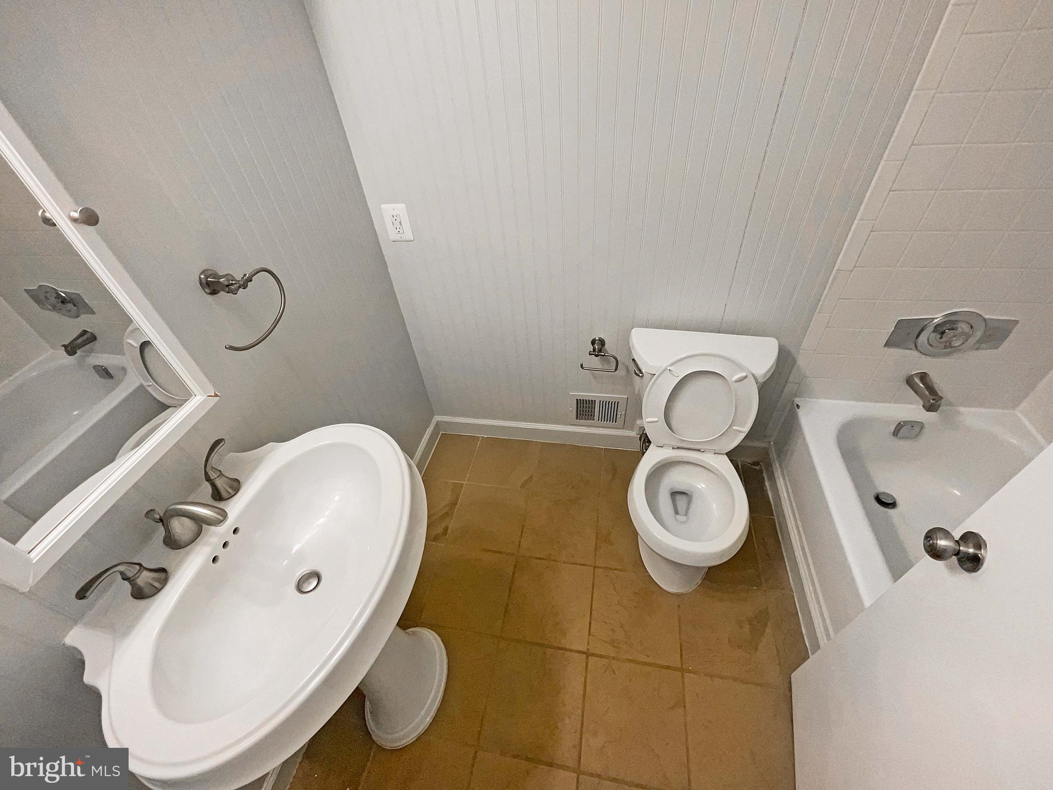 OAK RIDGE ESTATES - Residential