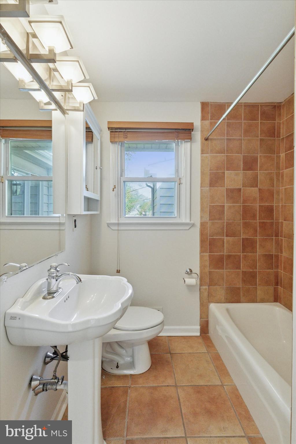 LAFAYETTE HILL - Residential