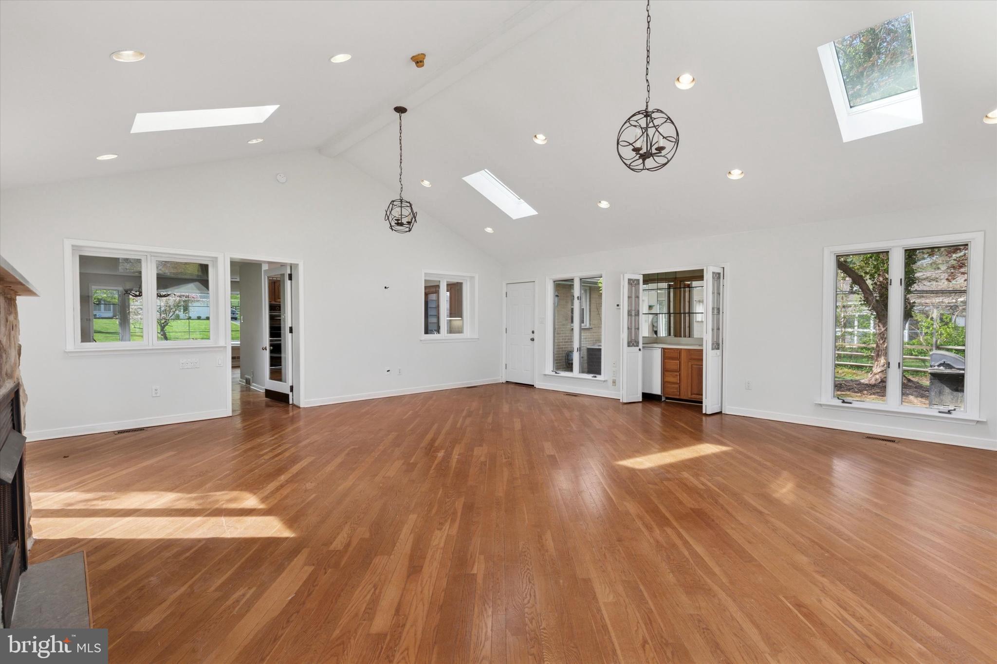 LAFAYETTE HILL - Residential