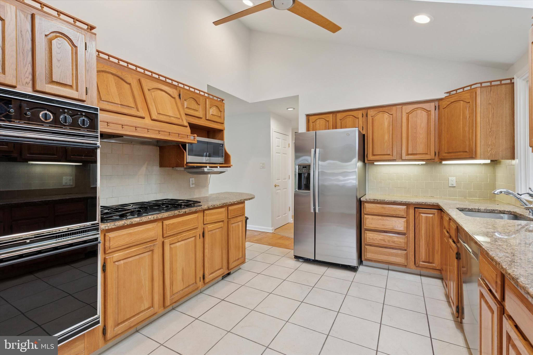 LAFAYETTE HILL - Residential