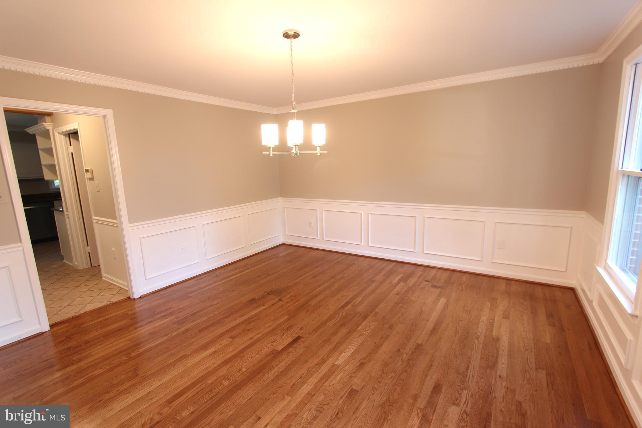 HOLLY KNOLL - Residential