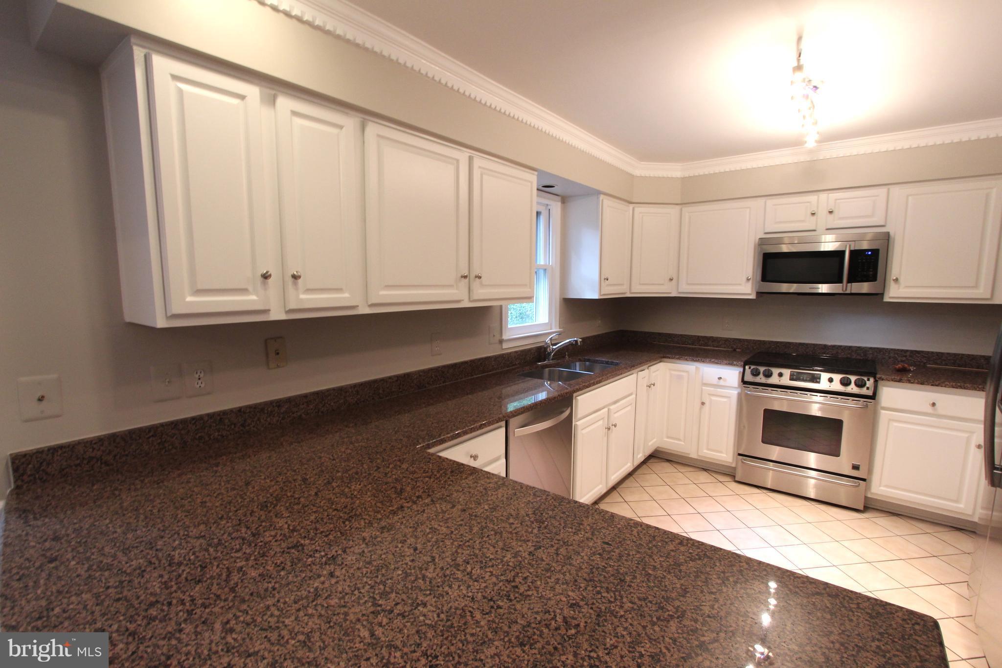 HOLLY KNOLL - Residential