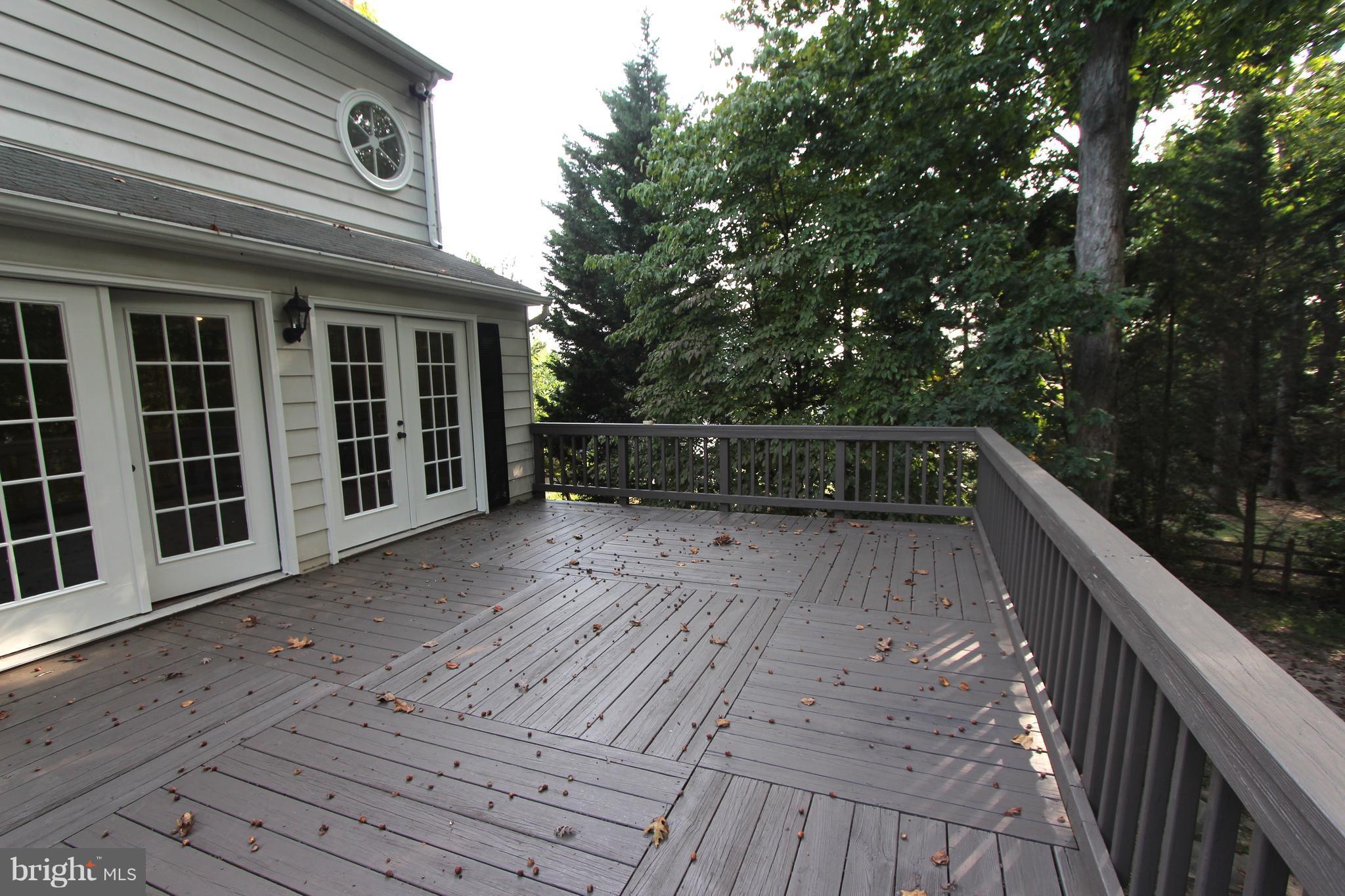 HOLLY KNOLL - Residential