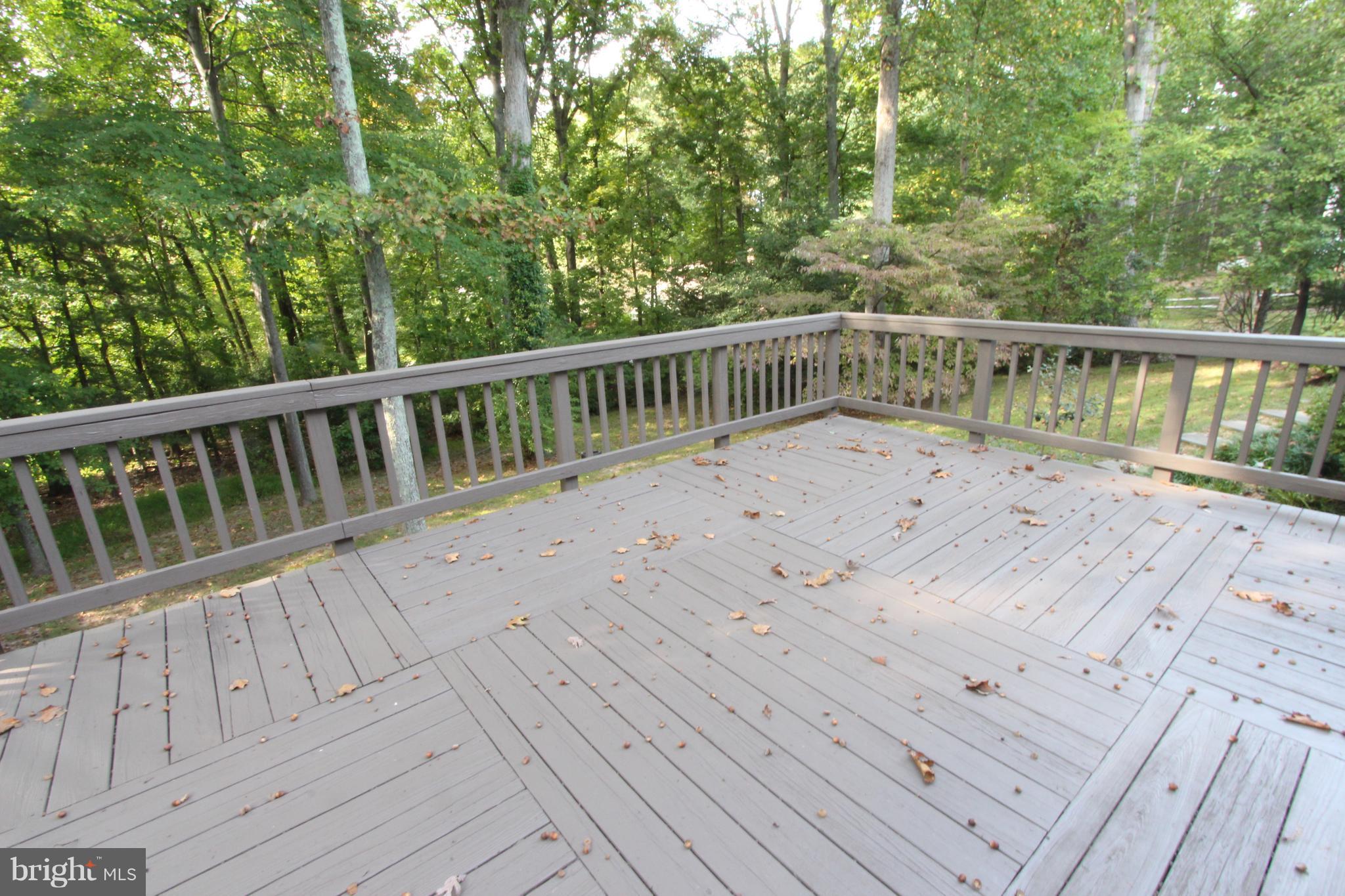 HOLLY KNOLL - Residential