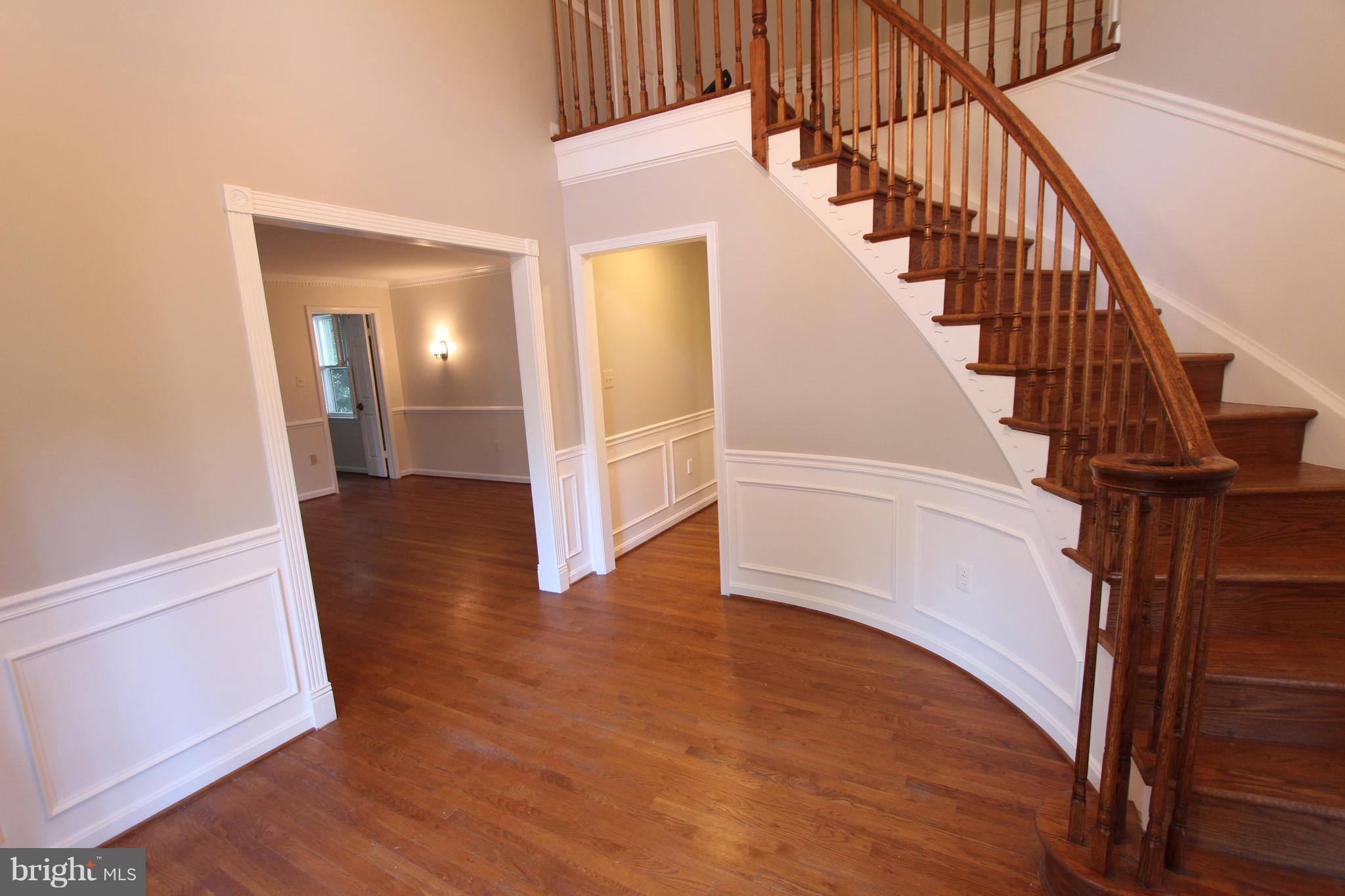 HOLLY KNOLL - Residential