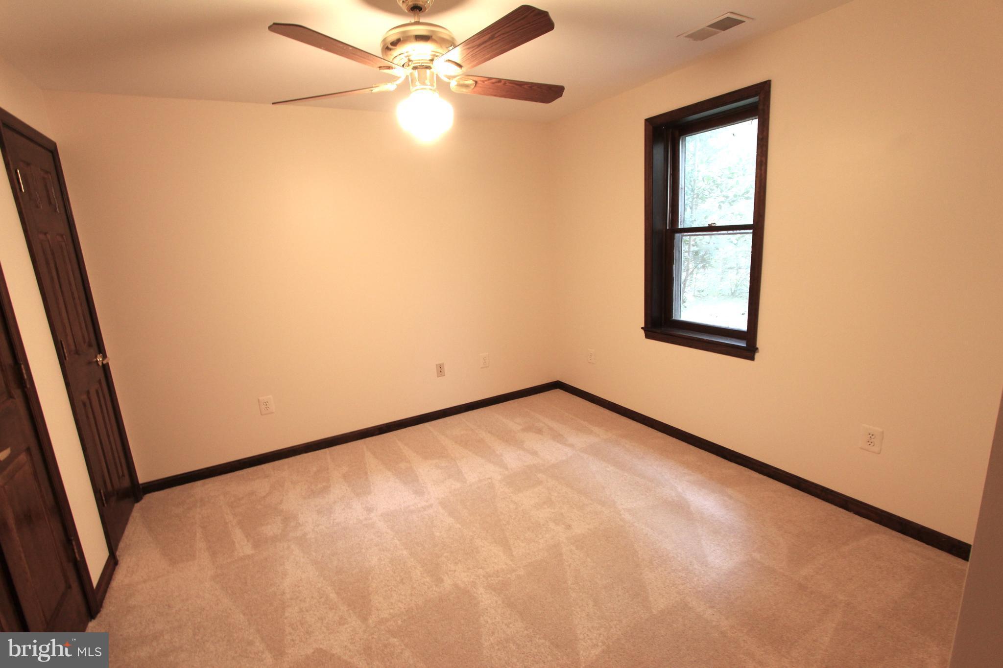 HOLLY KNOLL - Residential