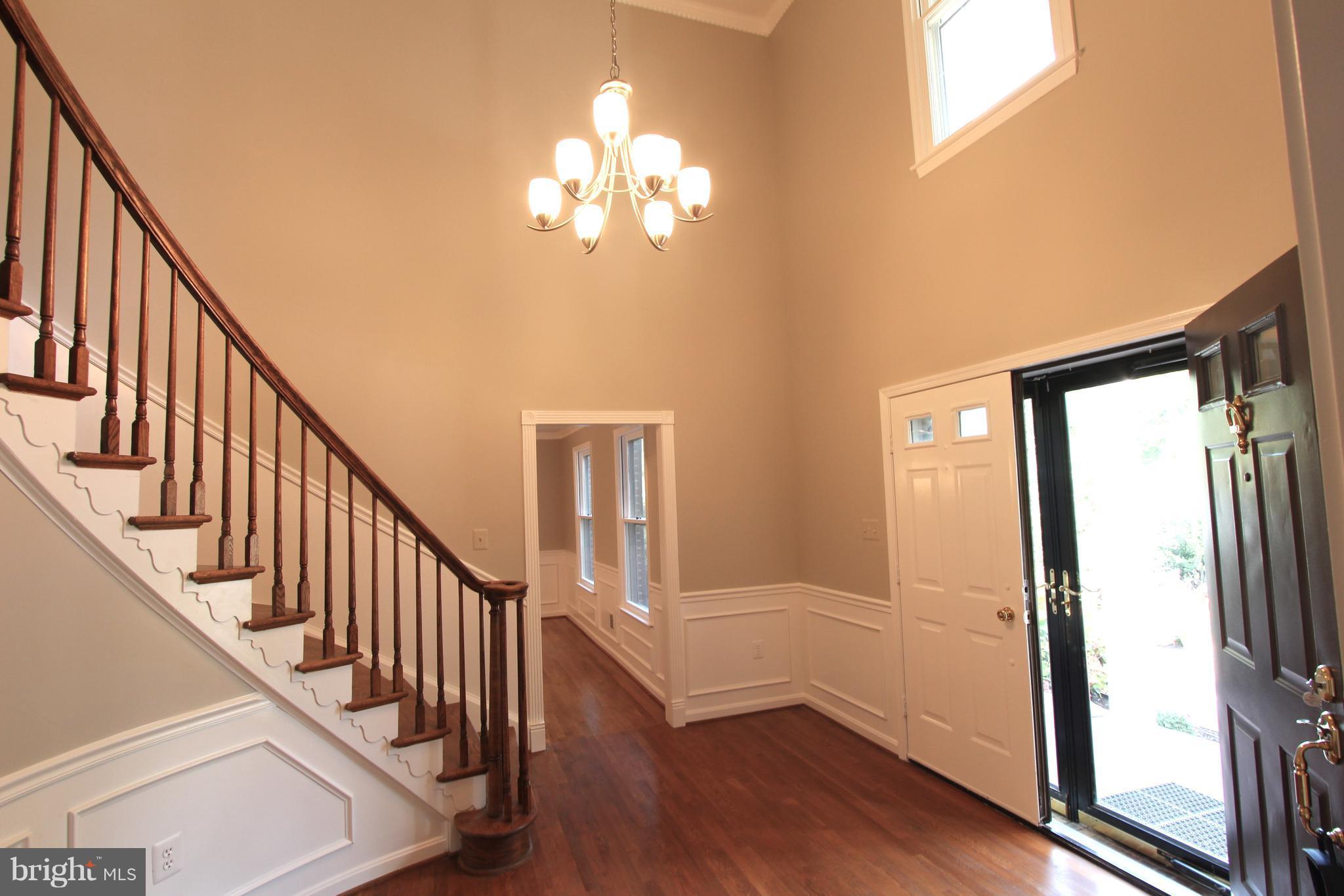 HOLLY KNOLL - Residential