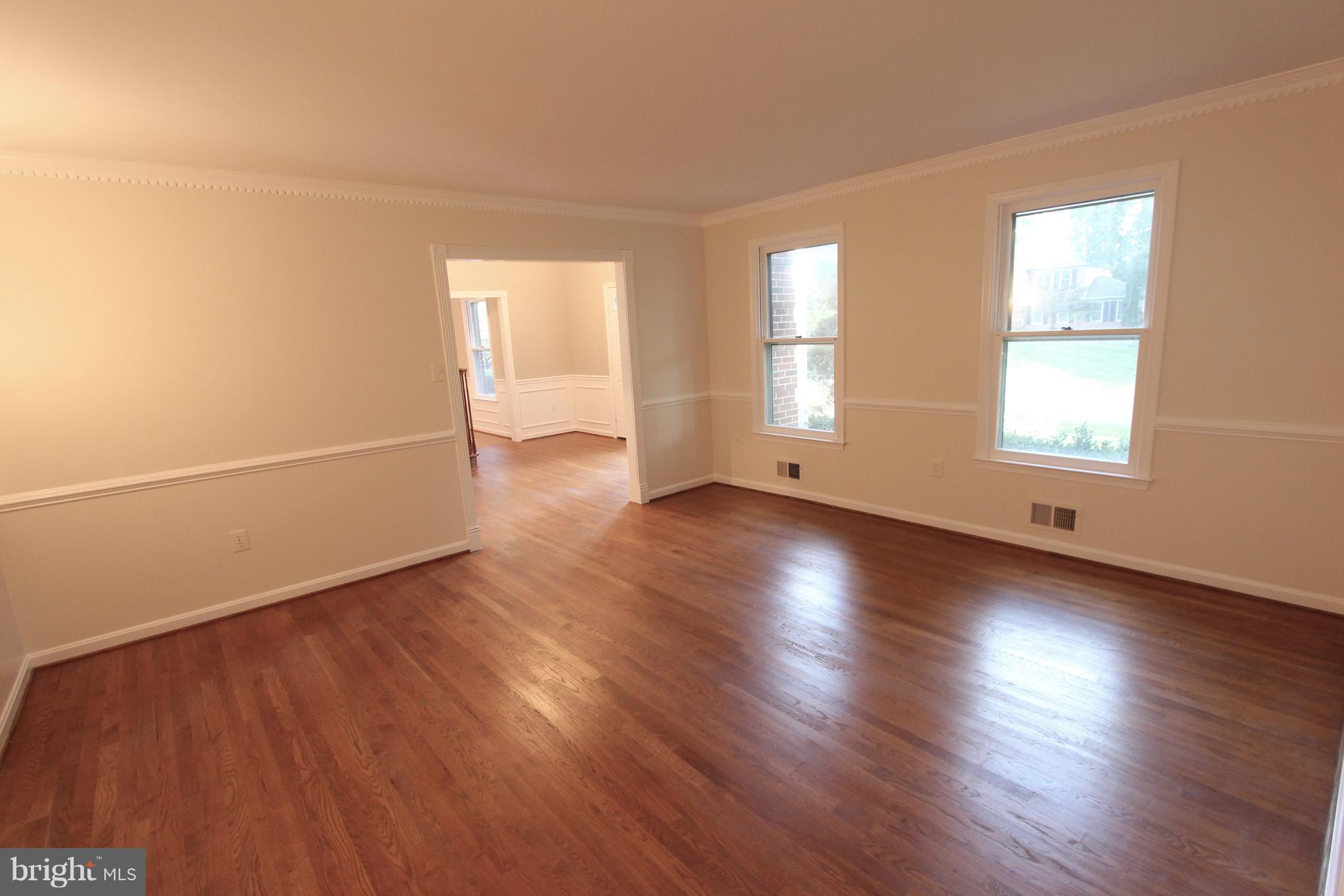 HOLLY KNOLL - Residential