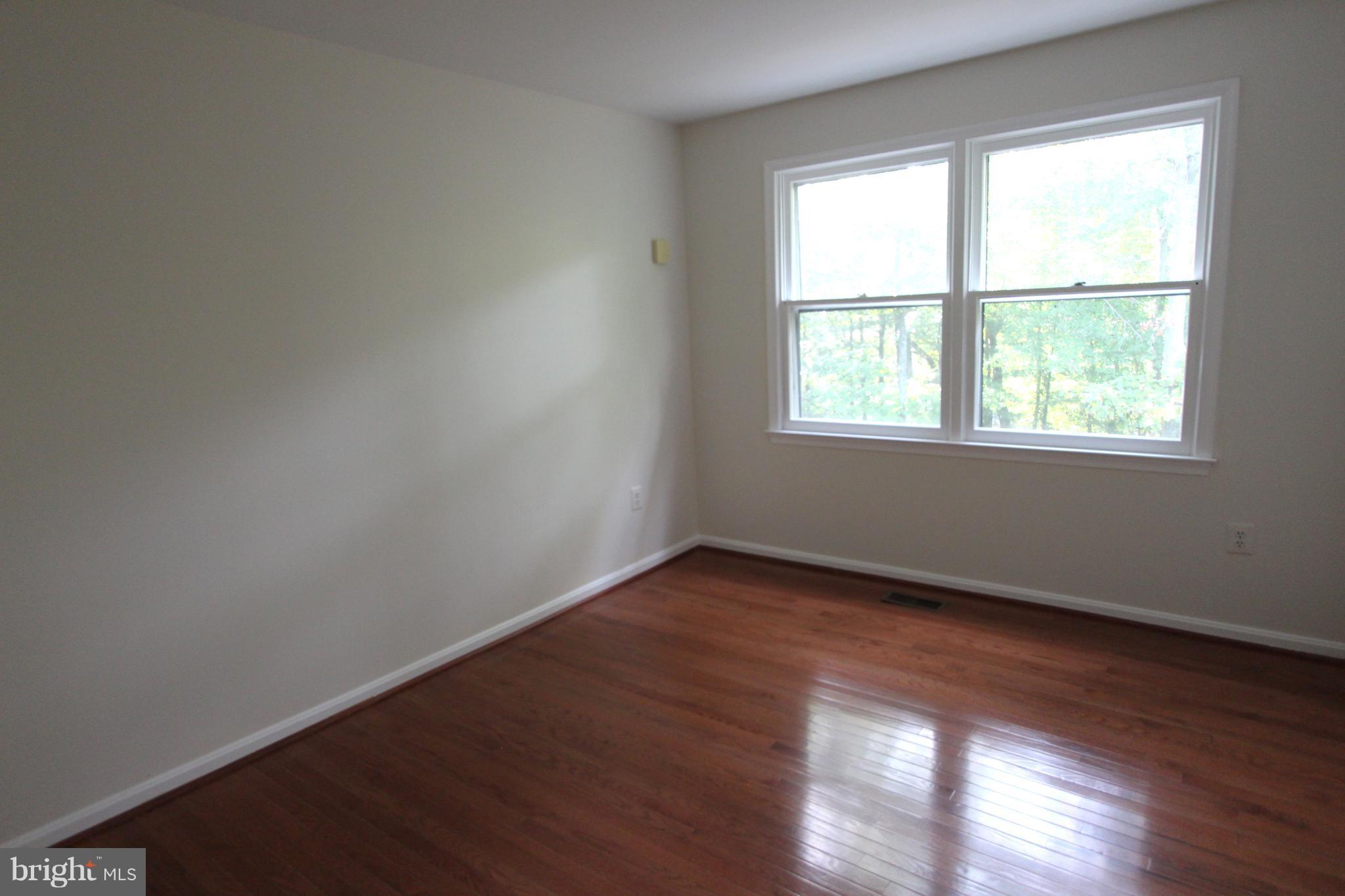 HOLLY KNOLL - Residential