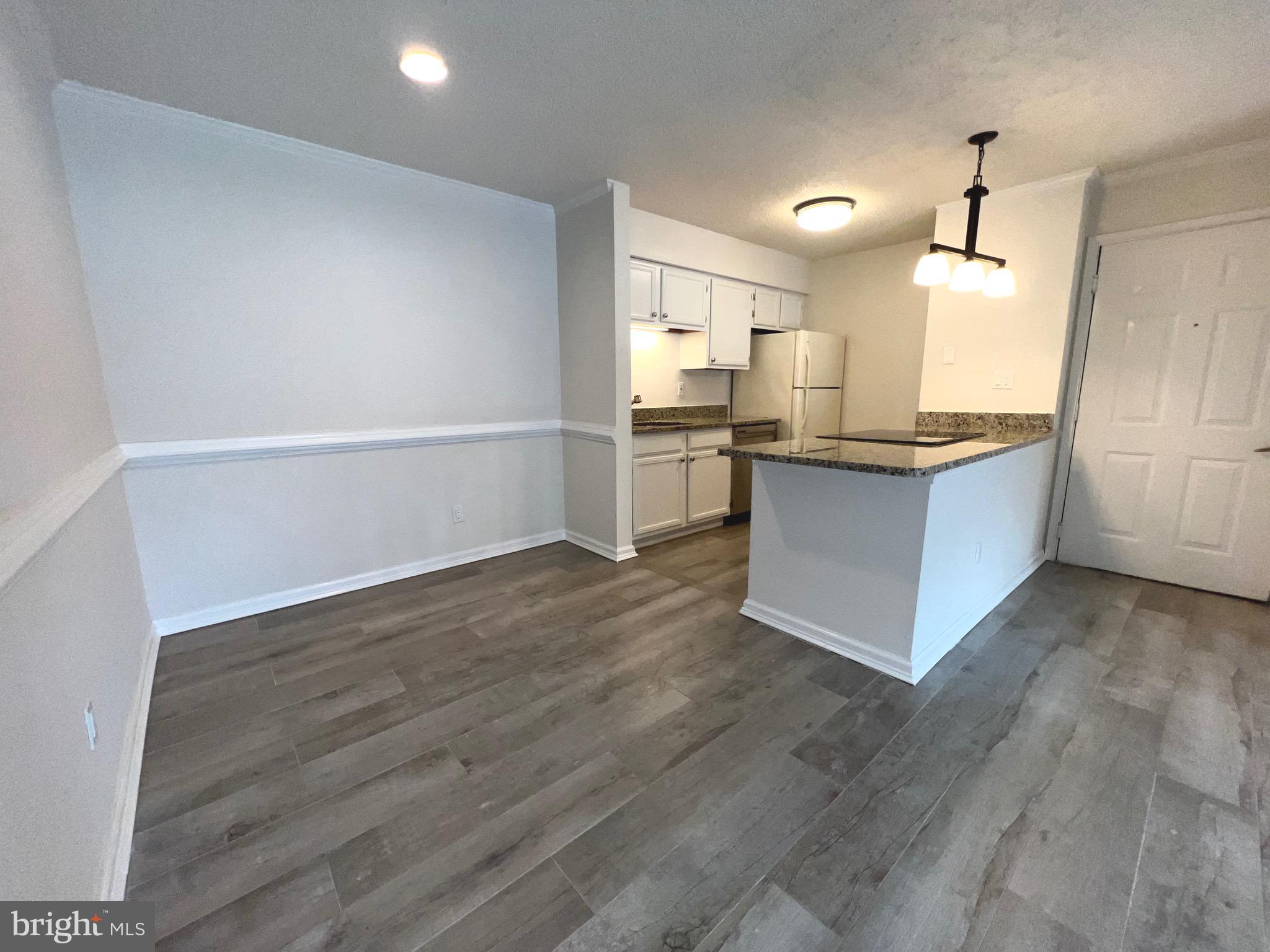 FOUNTAINS AT MCLEAN - Residential