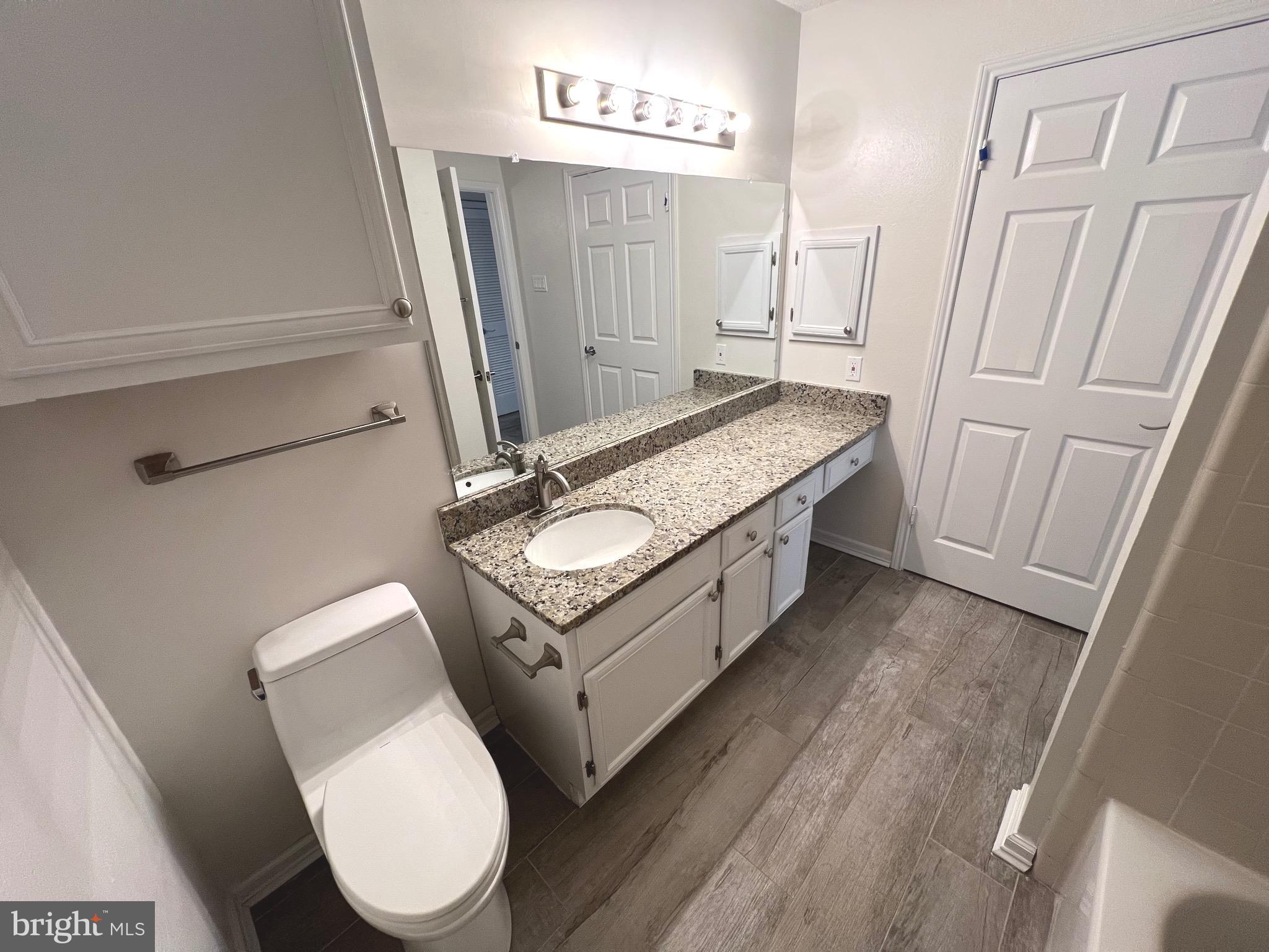 FOUNTAINS AT MCLEAN - Residential