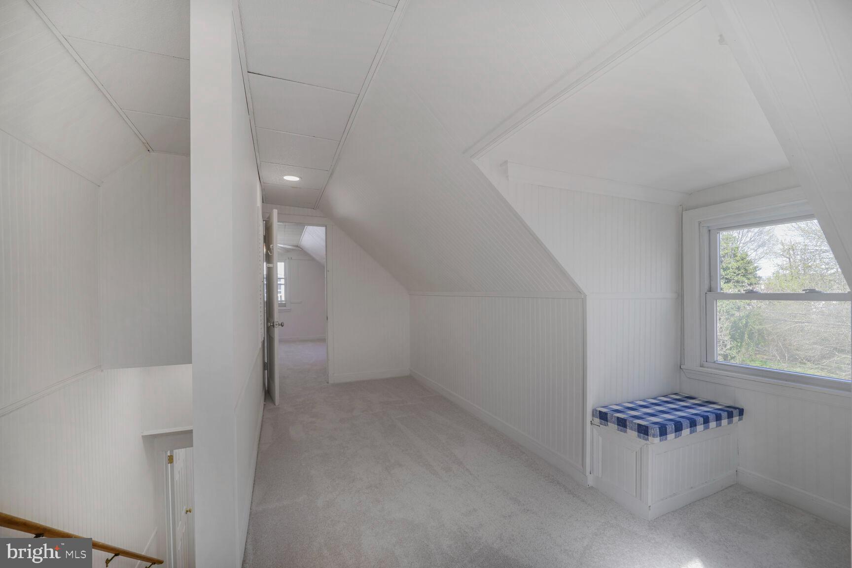 OAK SPRING - Residential