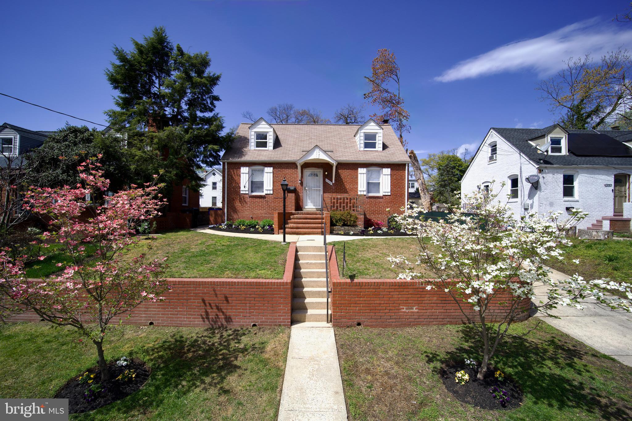 OAK SPRING - Residential