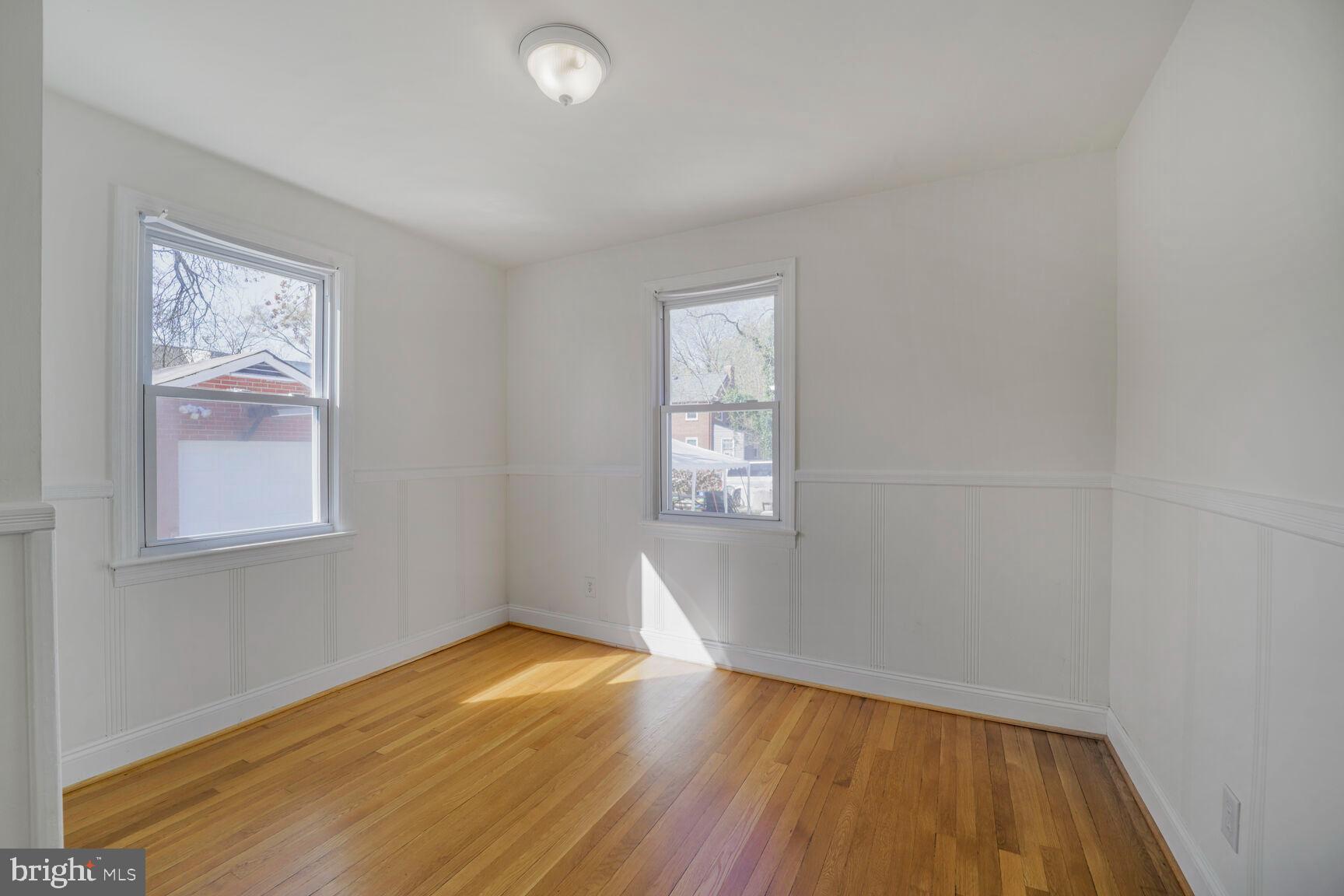 OAK SPRING - Residential