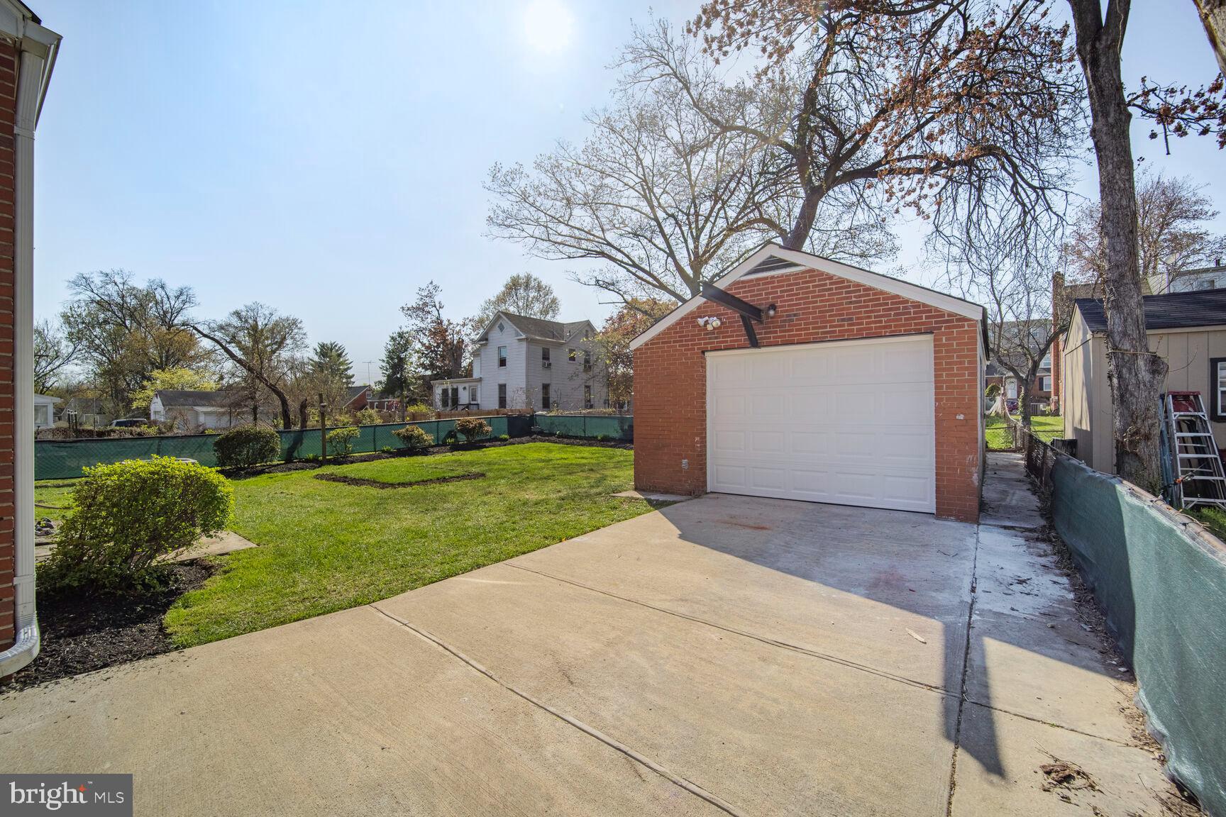 OAK SPRING - Residential