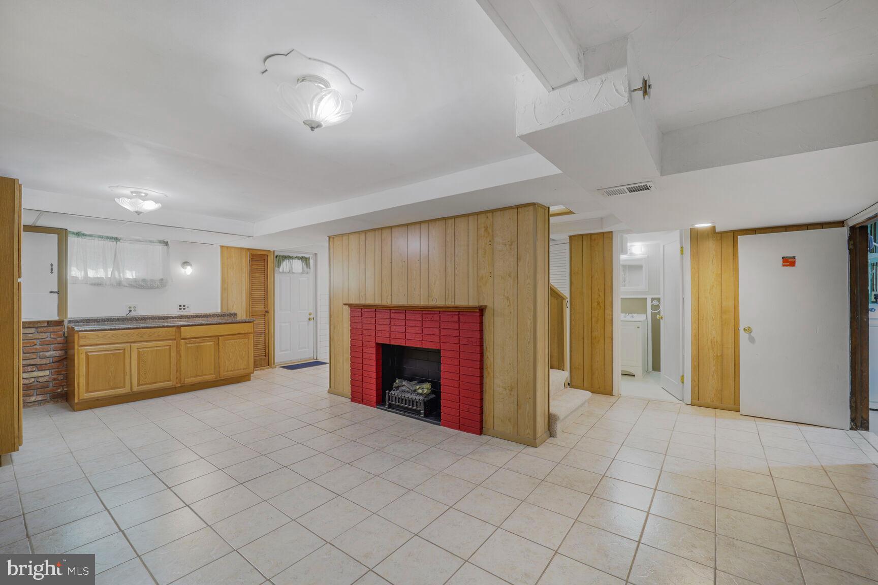 OAK SPRING - Residential